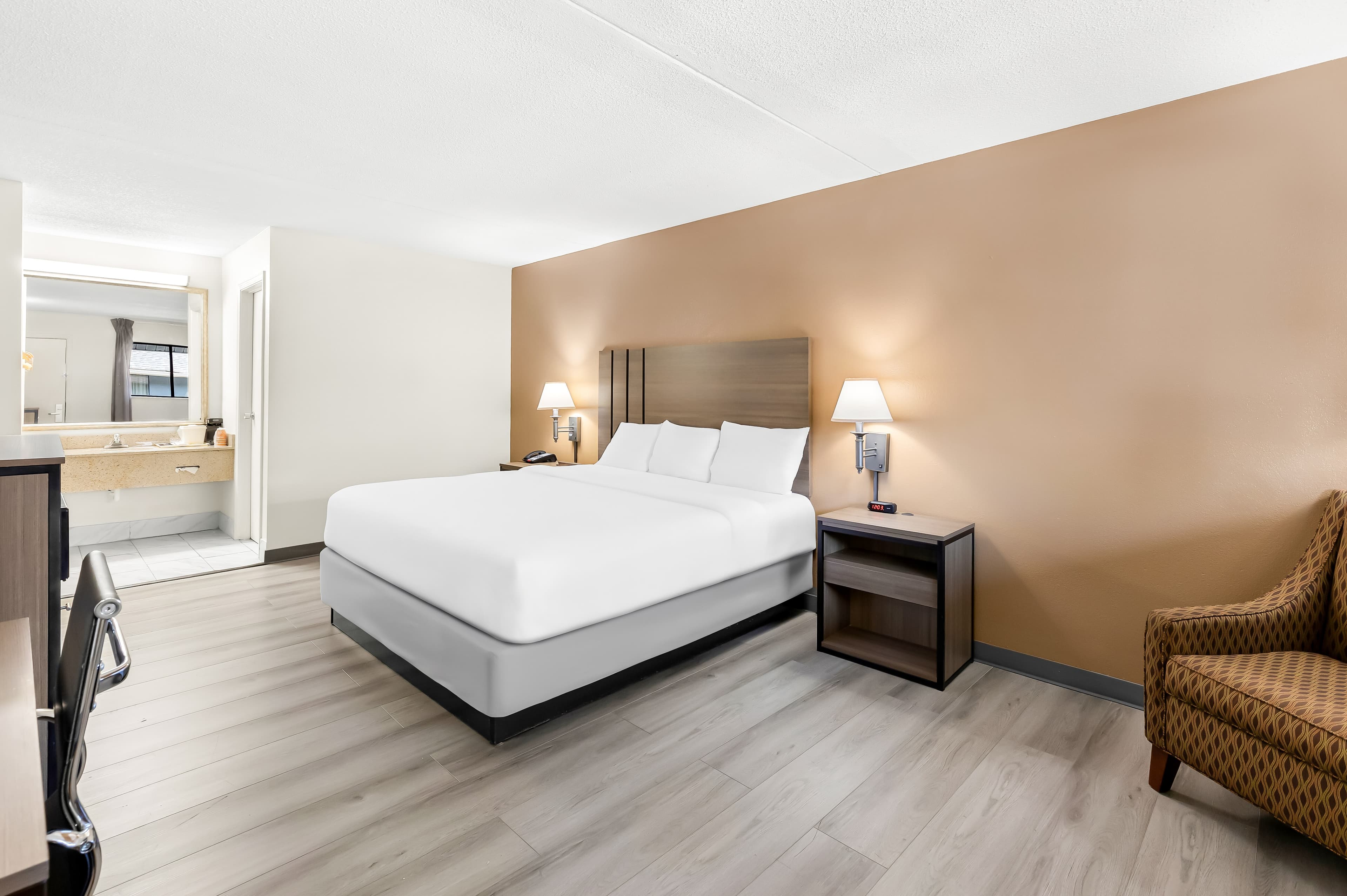 Quality Inn Middleburg Heights near Cleveland Airport — 14