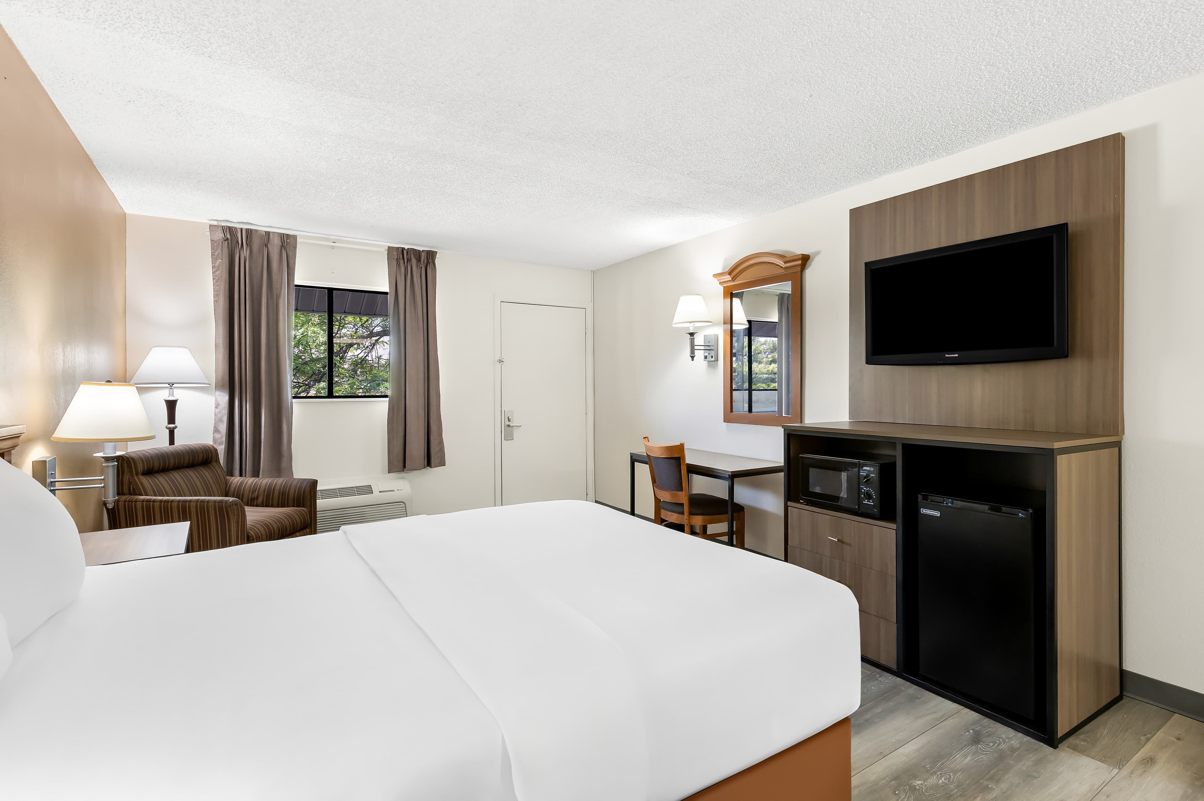 Quality Inn Middleburg Heights near Cleveland Airport — 10
