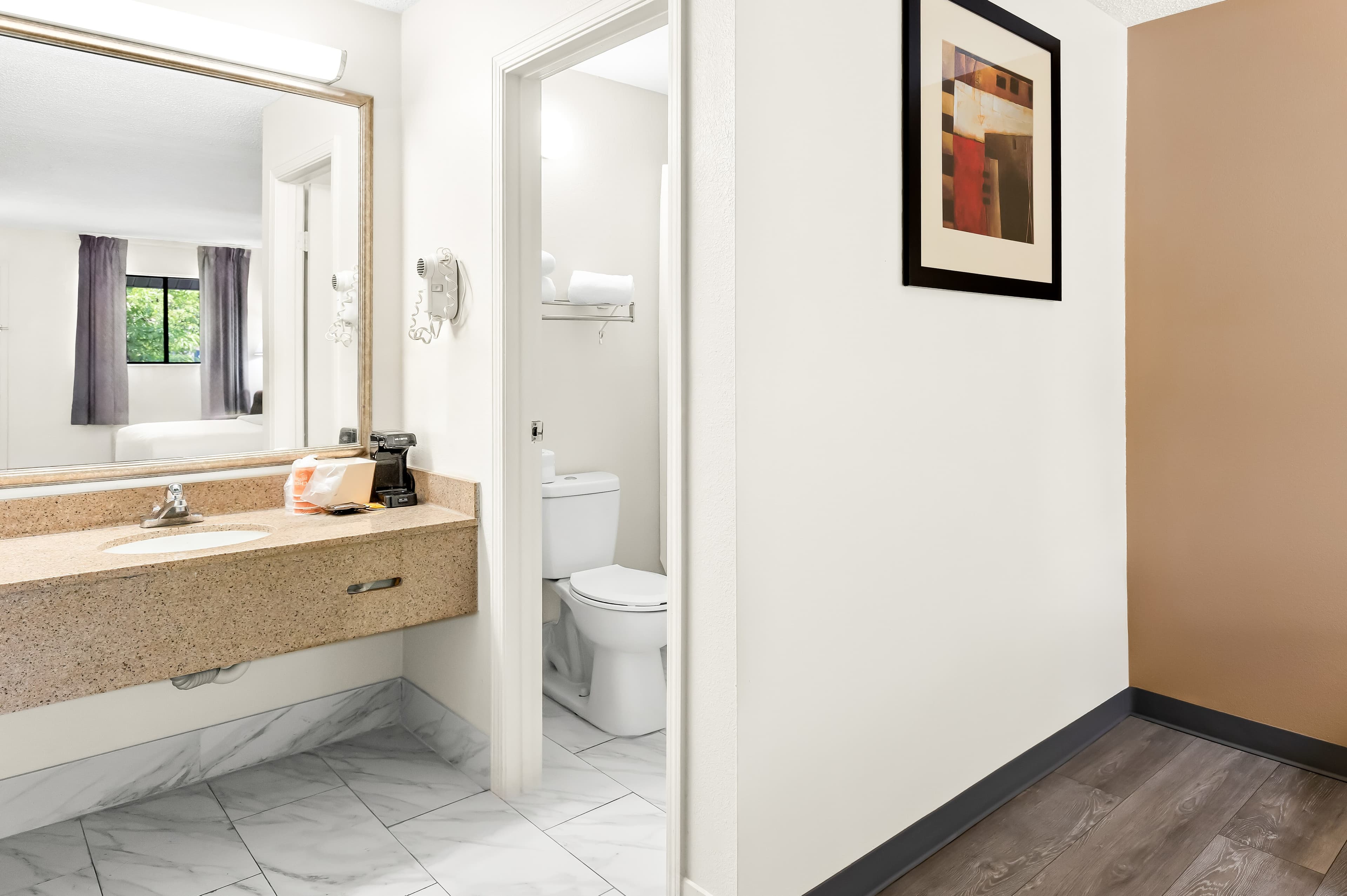 Quality Inn Middleburg Heights near Cleveland Airport — 11