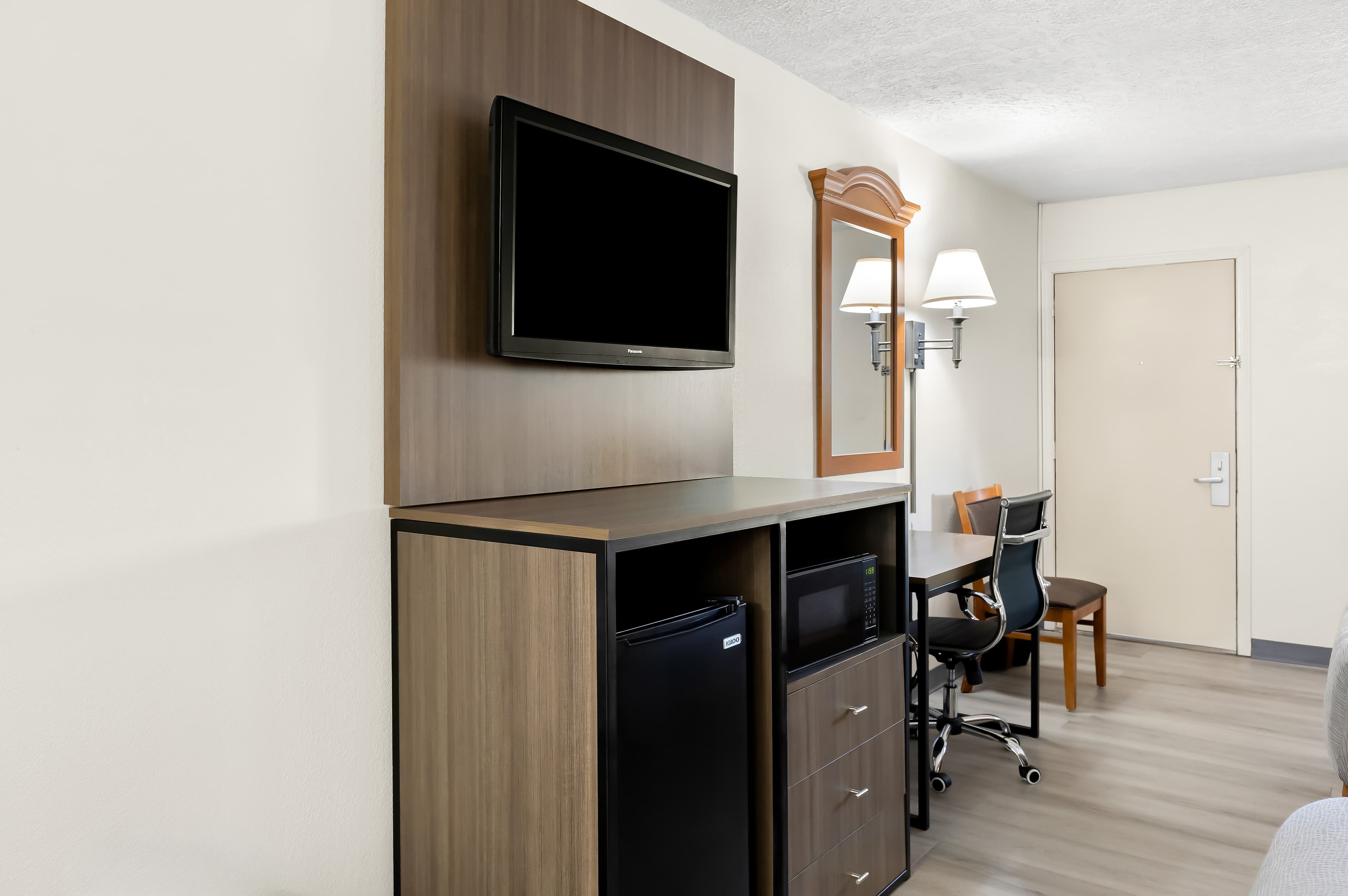 Quality Inn Middleburg Heights near Cleveland Airport — 23