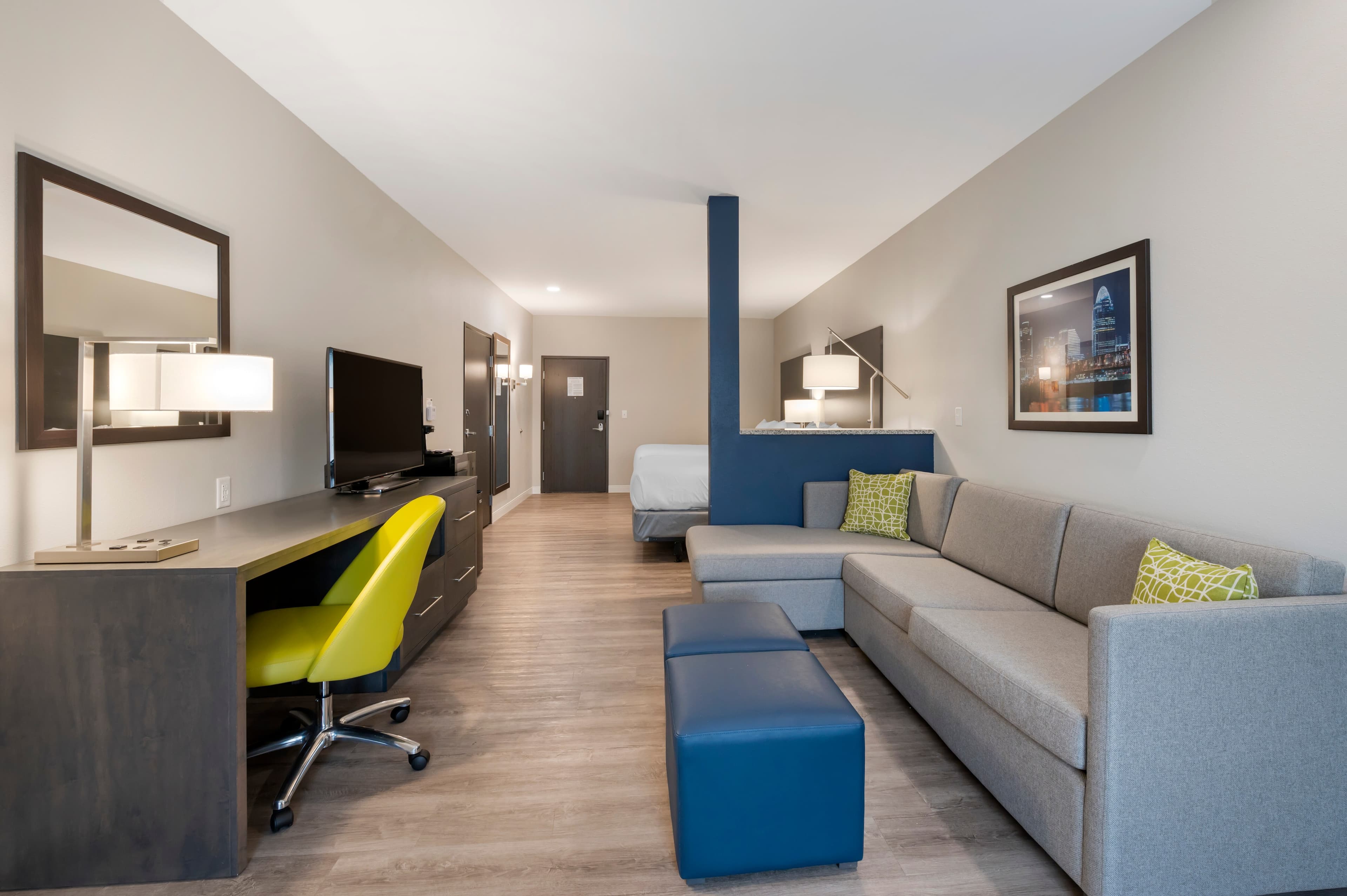 Comfort Suites Cincinnati University - Downtown — 15