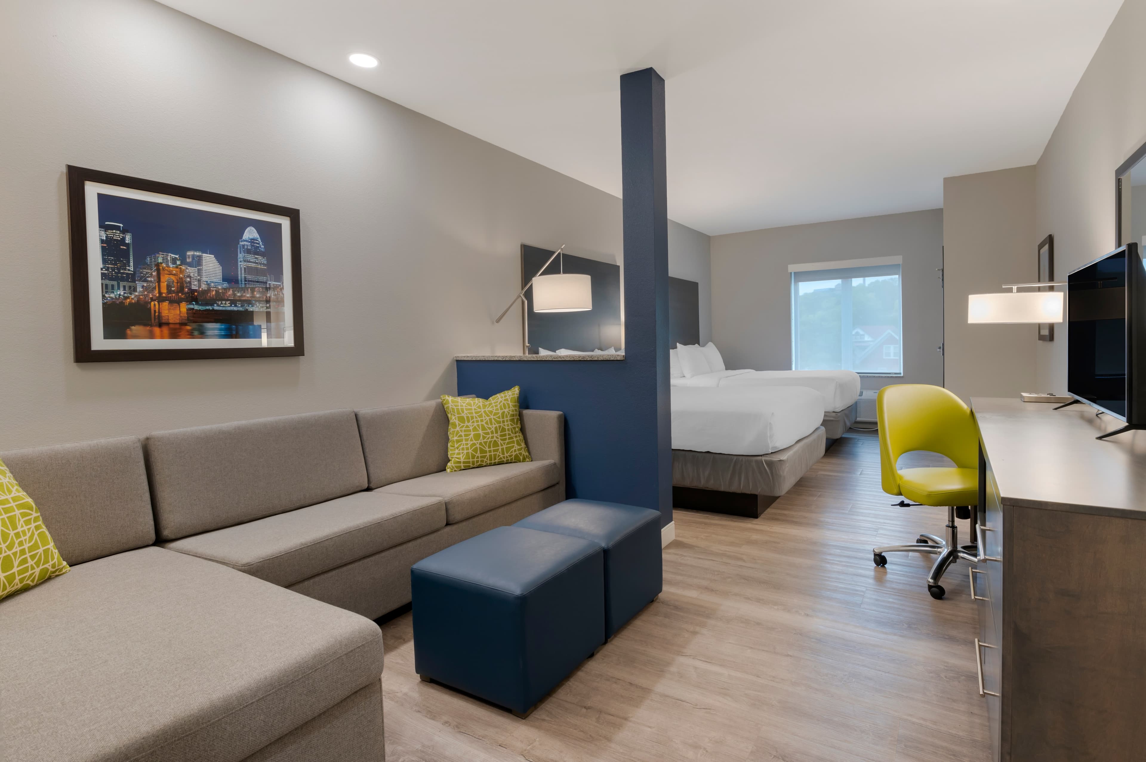 Comfort Suites Cincinnati University - Downtown — 28
