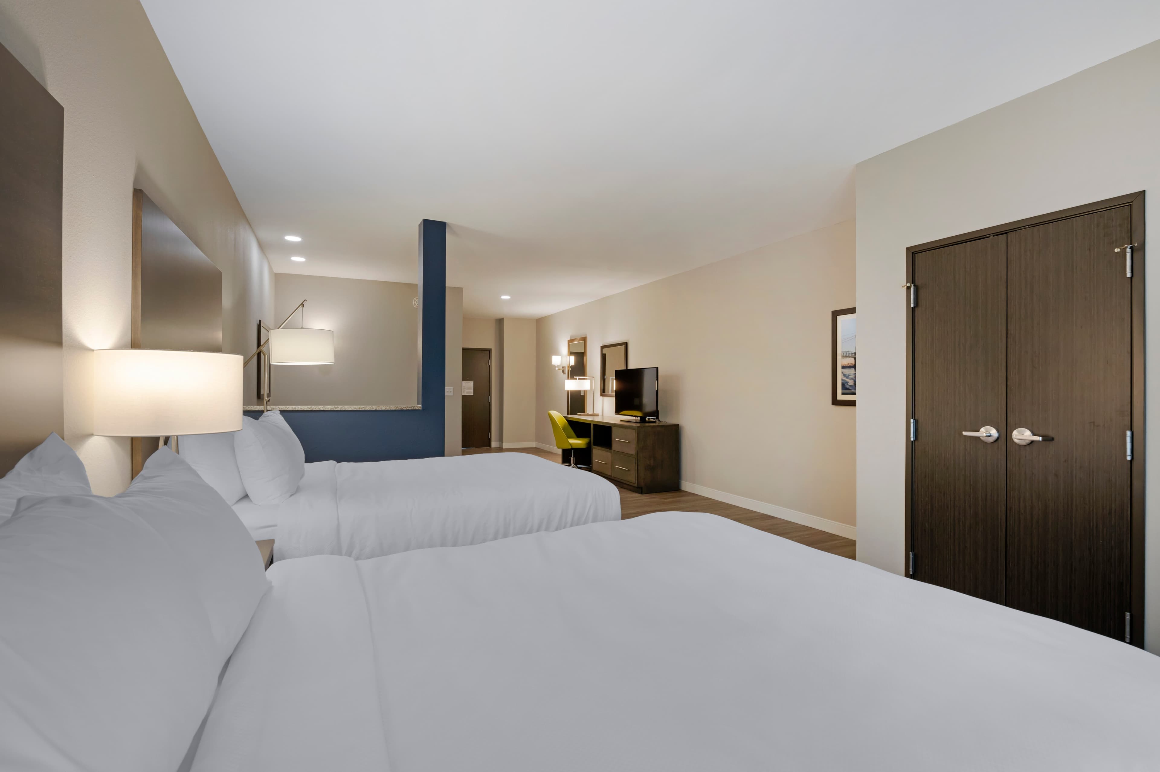 Comfort Suites Cincinnati University - Downtown — 35