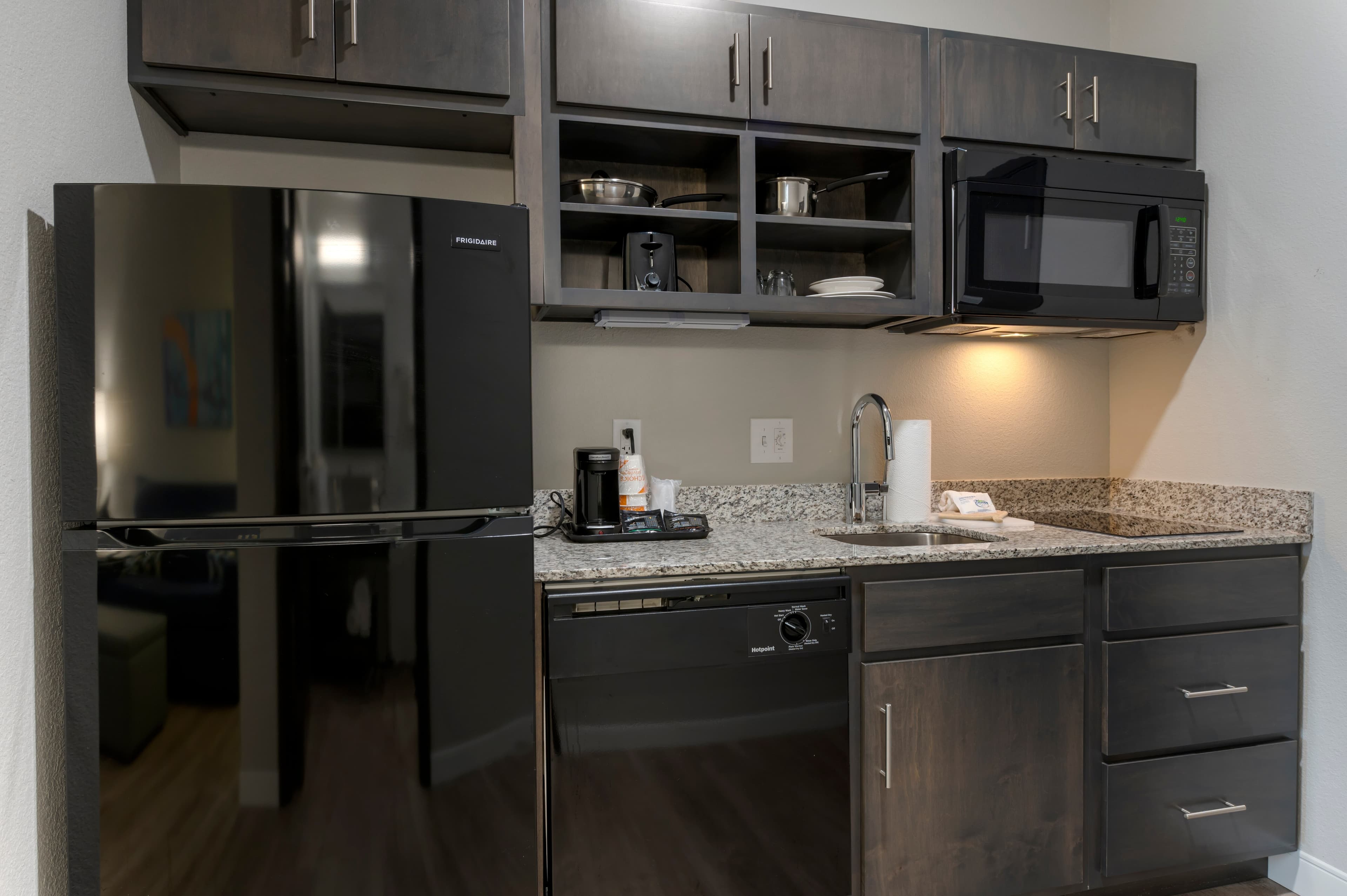 MainStay Suites Cincinnati University - Uptown - Image 2