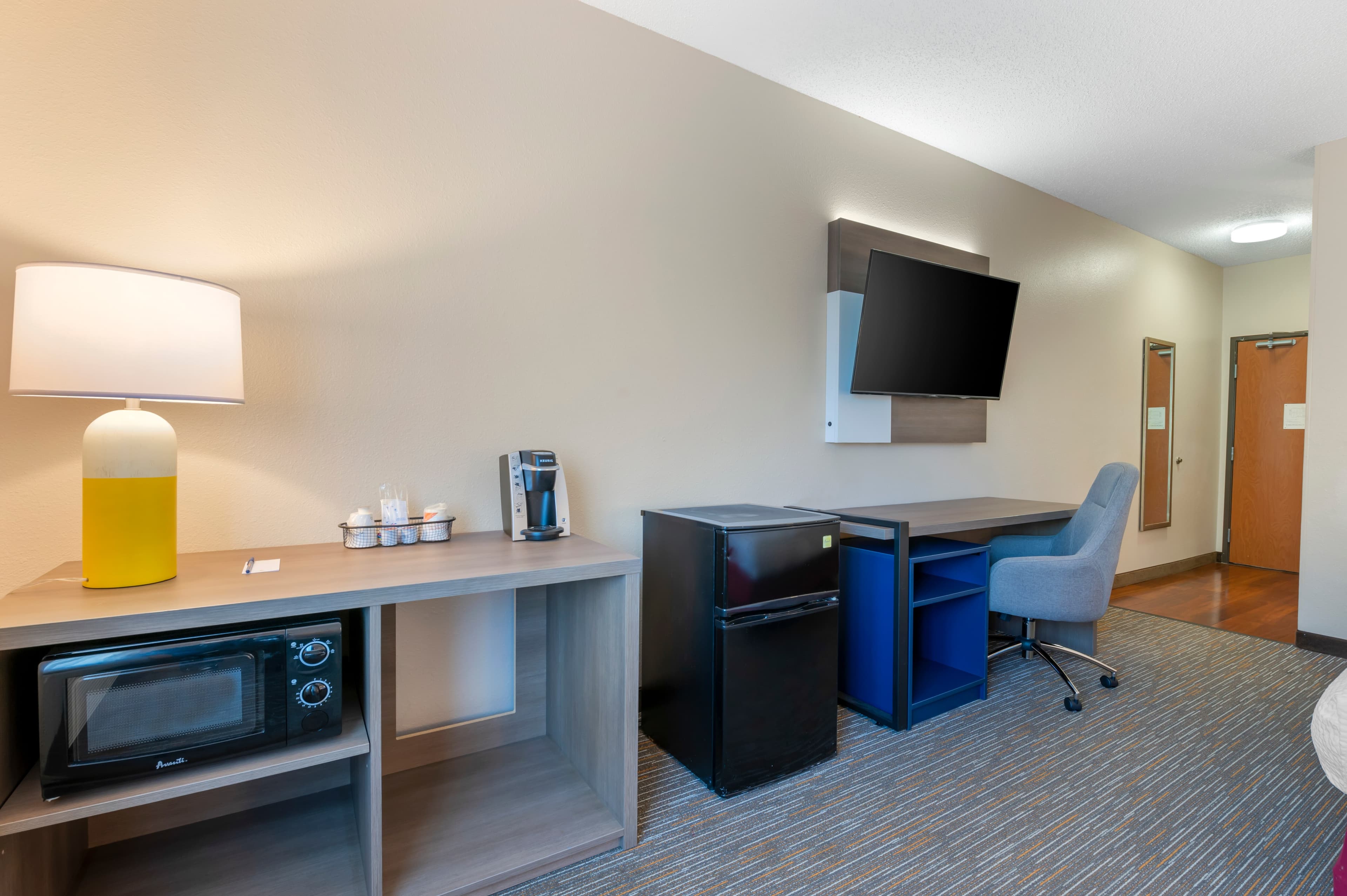 Comfort Inn & Suites Zanesville City Center — 7