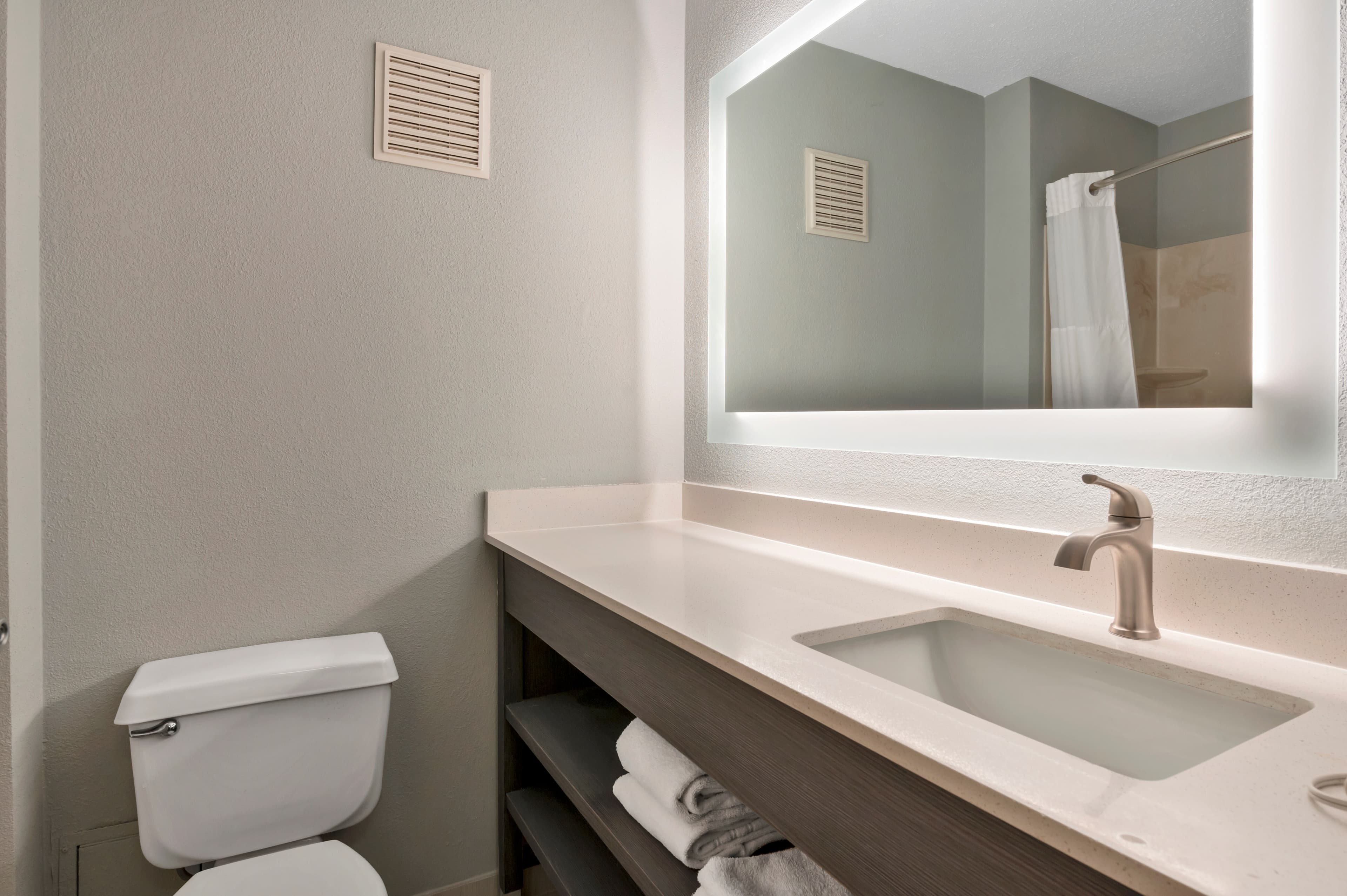 Comfort Inn & Suites Zanesville City Center — 20