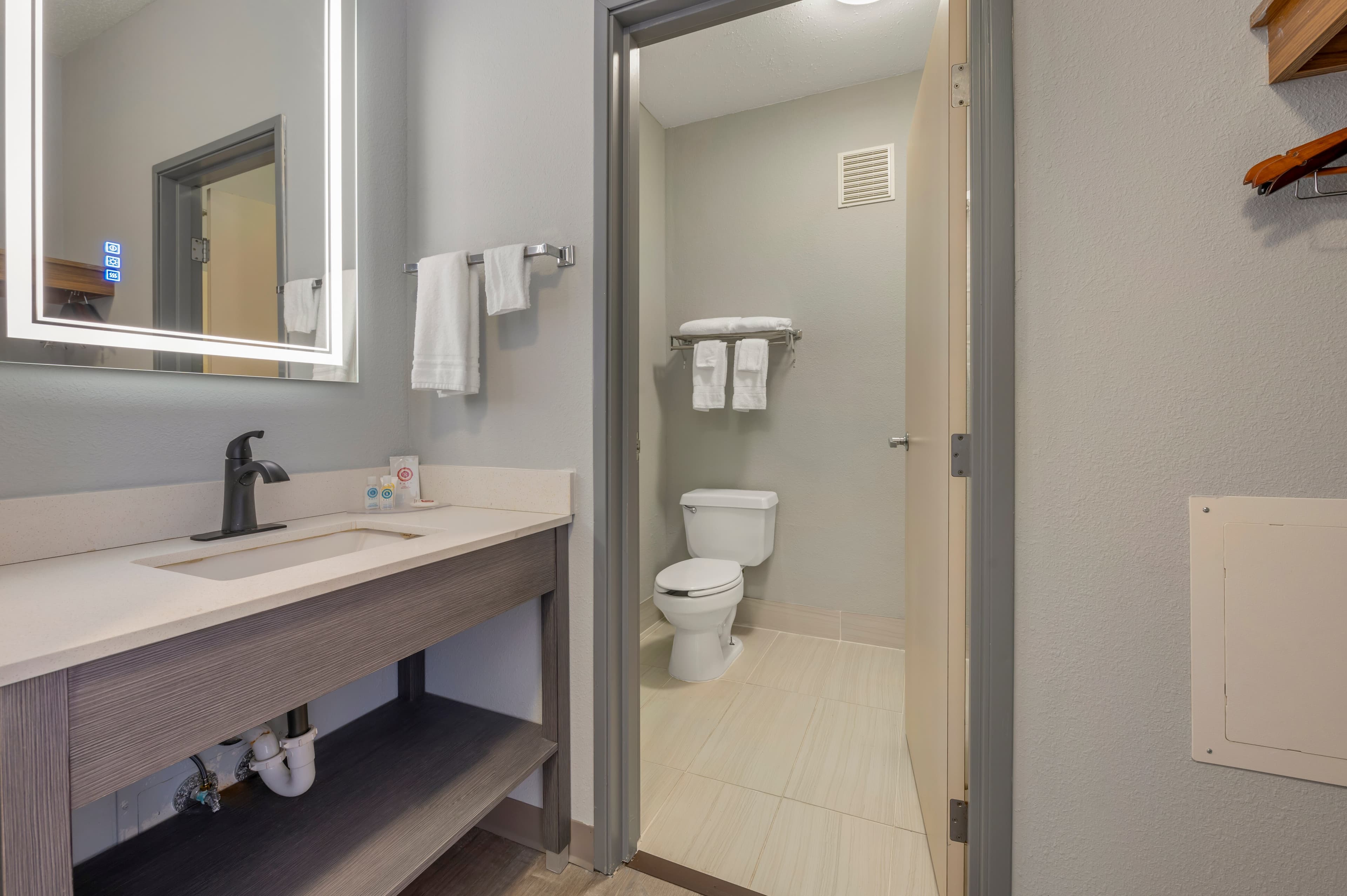 Comfort Inn & Suites Zanesville City Center — 12