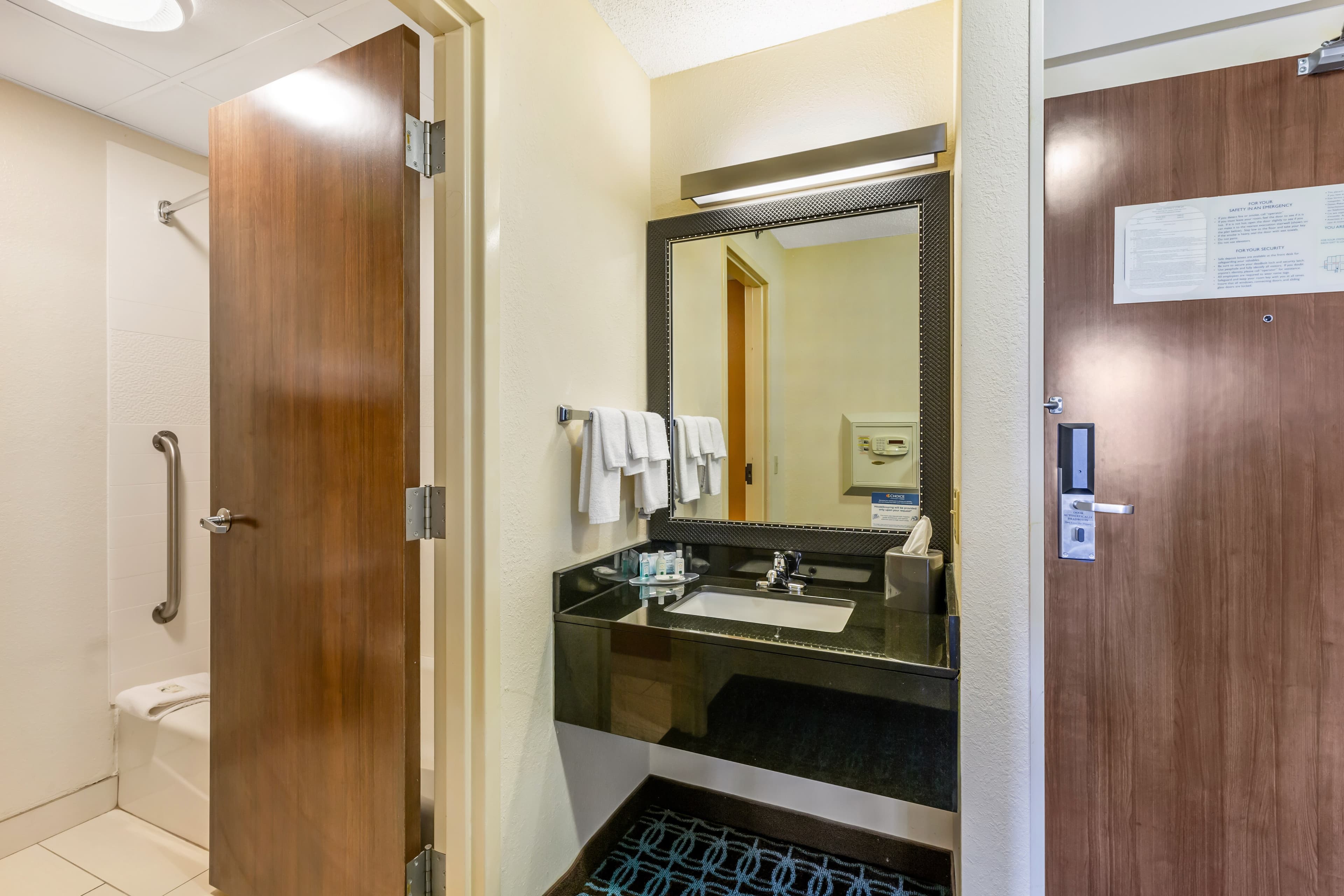 Quality Inn & Suites Sandusky - Image 5