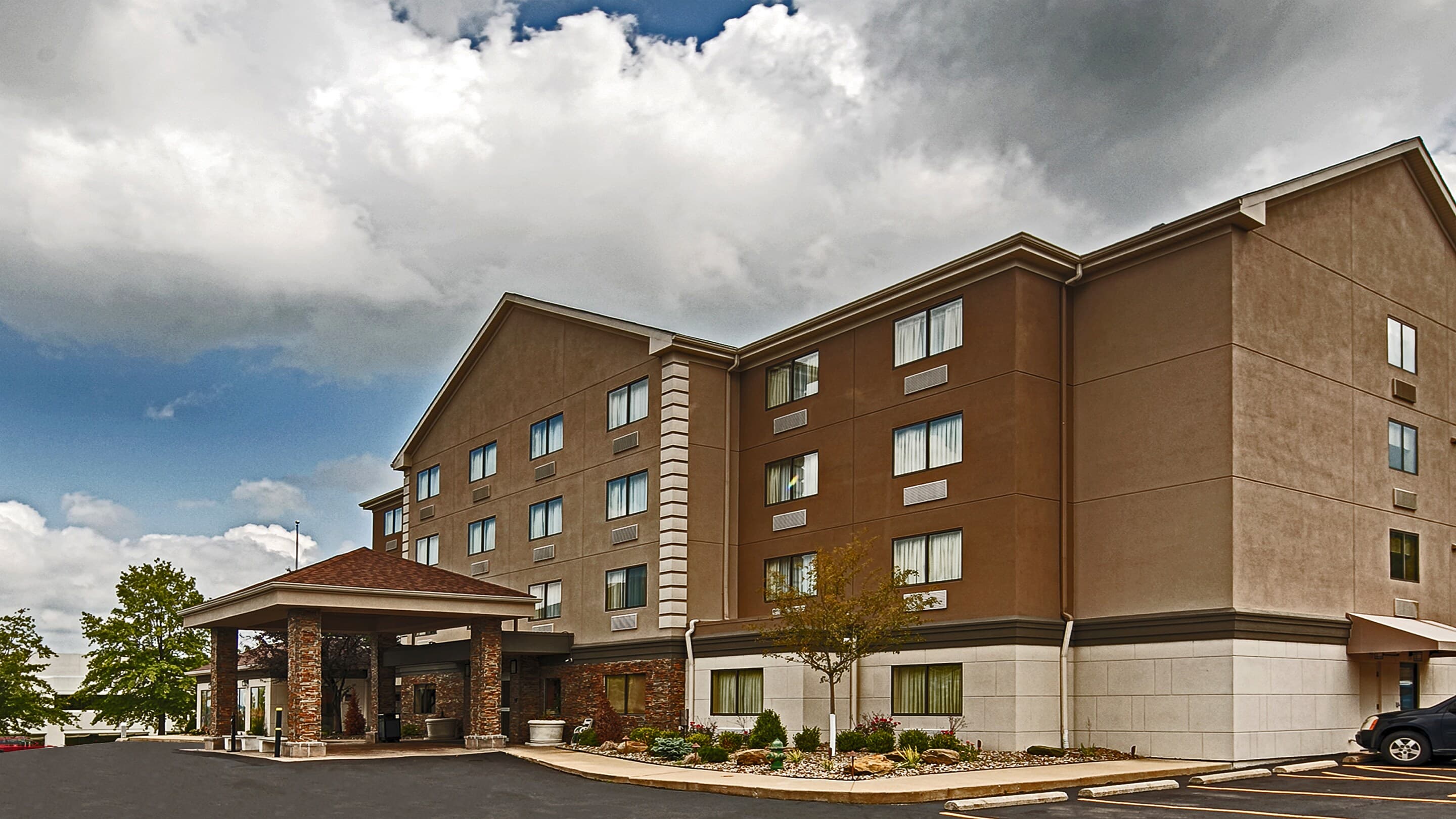 Comfort Inn & Suites Copley Akron - Image 1