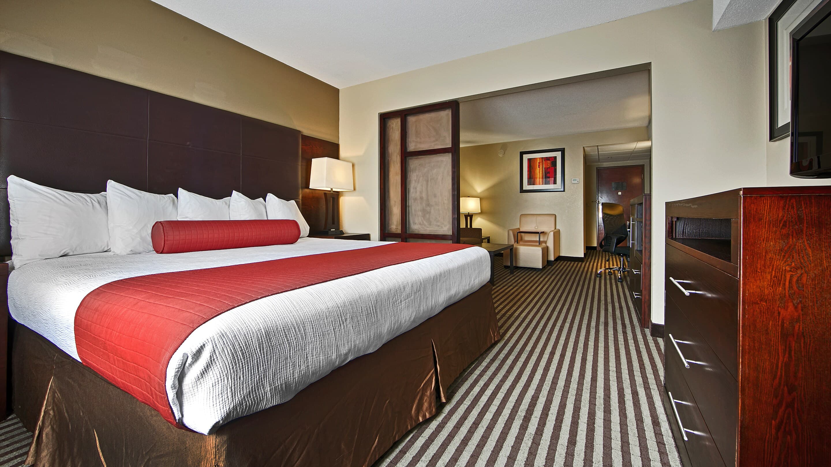 Comfort Inn & Suites Copley Akron - Image 3