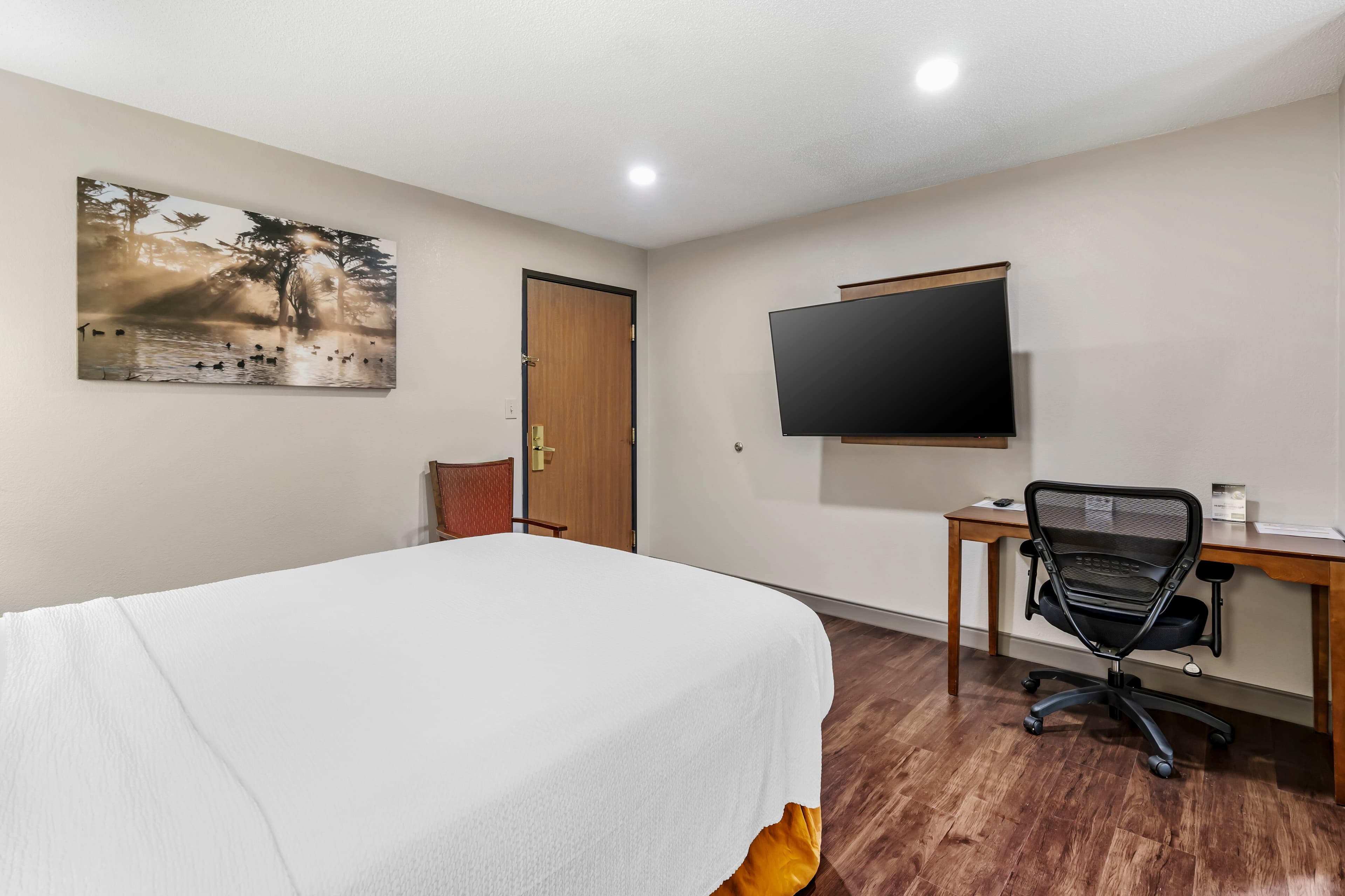 Country Inn & Suites by Radisson, Pickerington, OH — 7