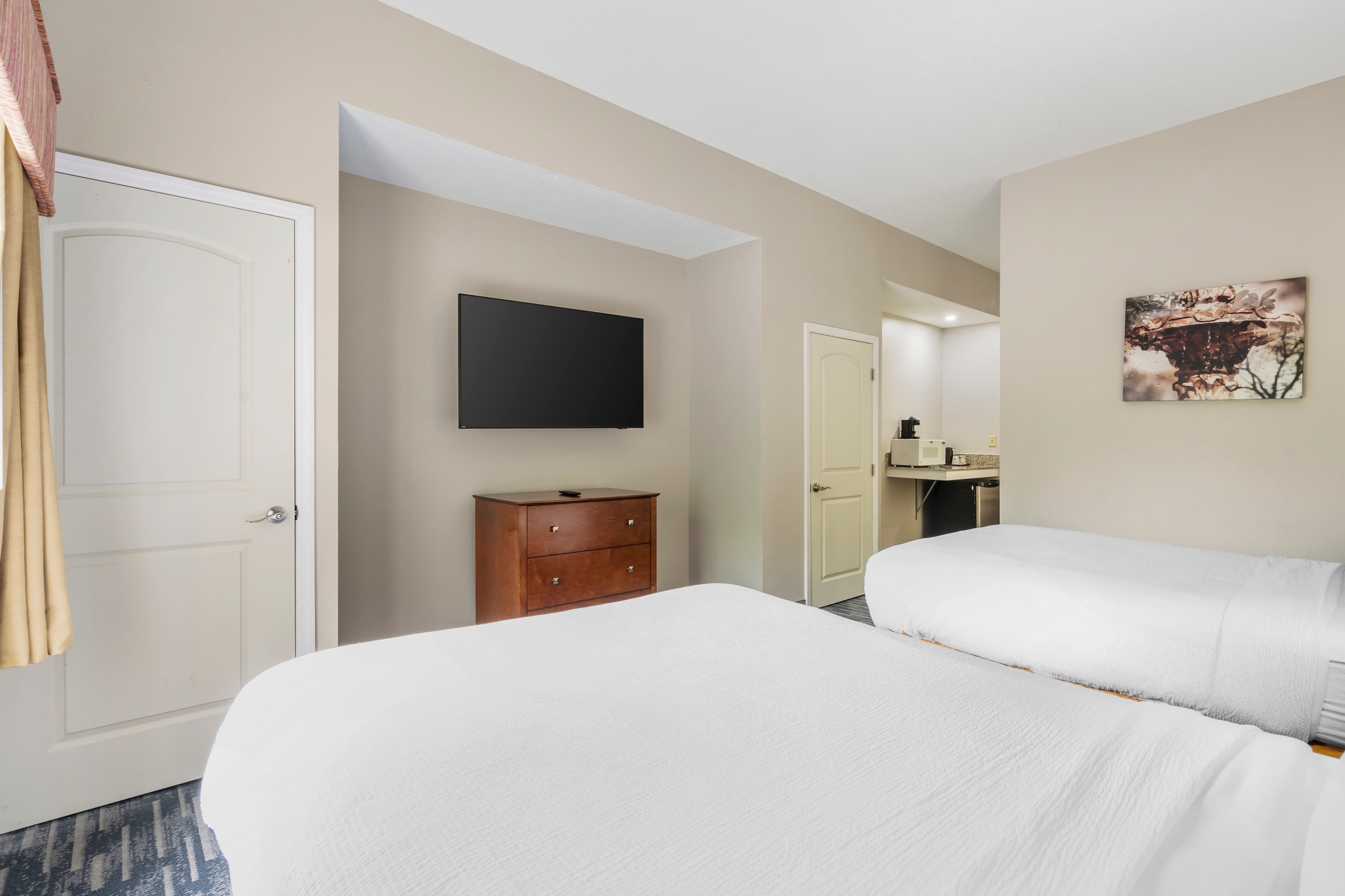 Country Inn & Suites by Radisson, Pickerington, OH - Image 4