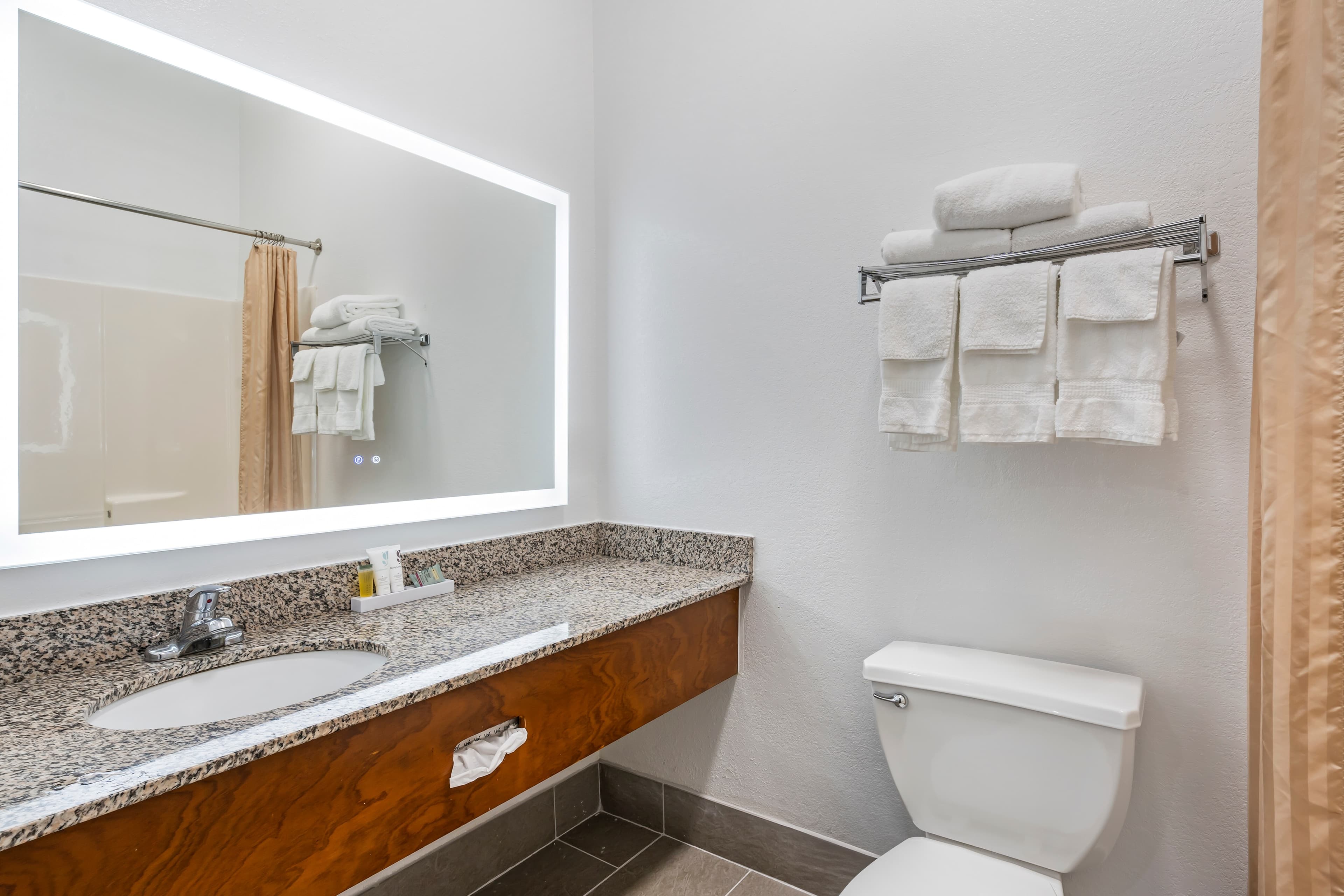 Country Inn & Suites by Radisson, Pickerington, OH - Image 5
