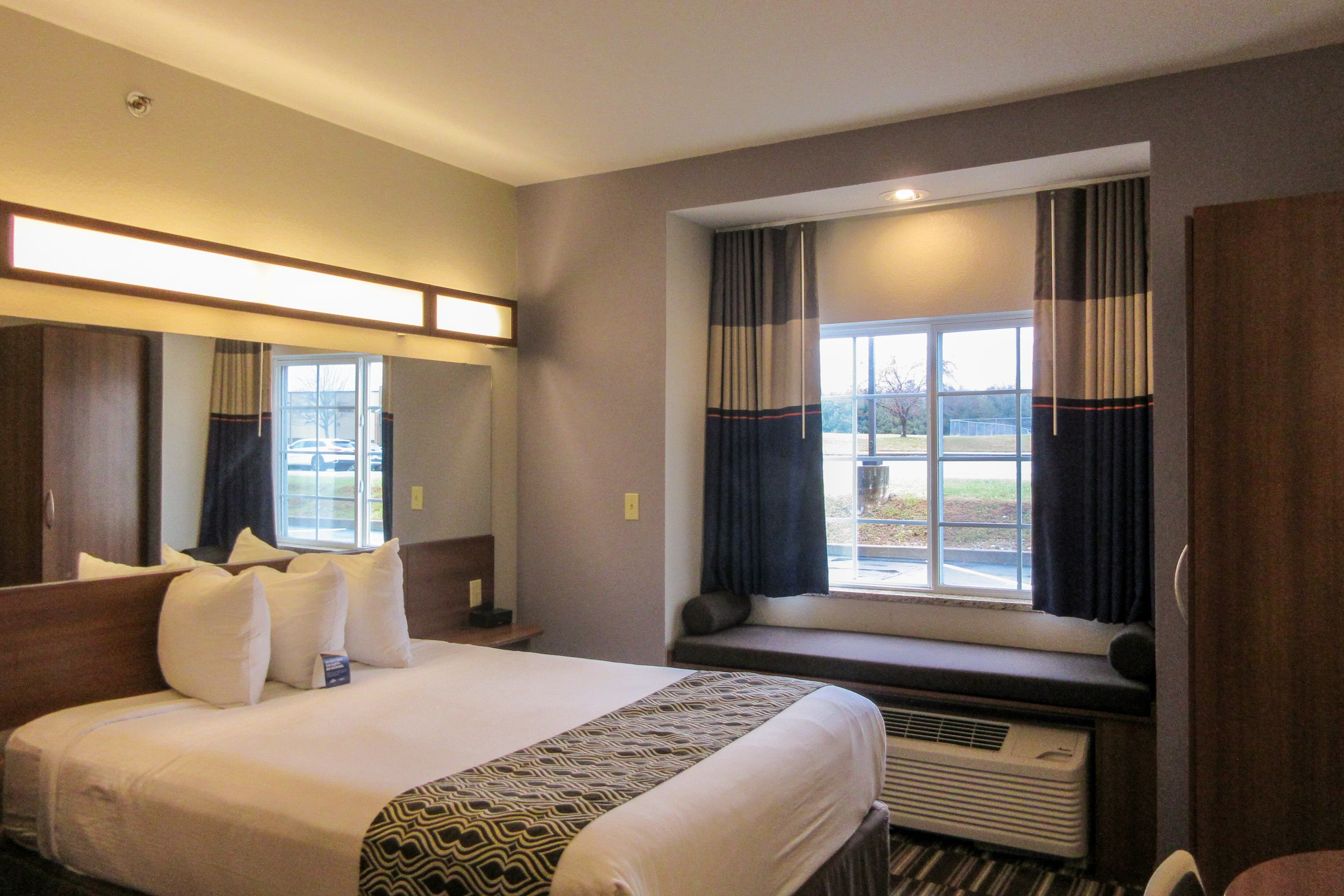 Quality Inn & Suites Caldwell I-77 - Image 2