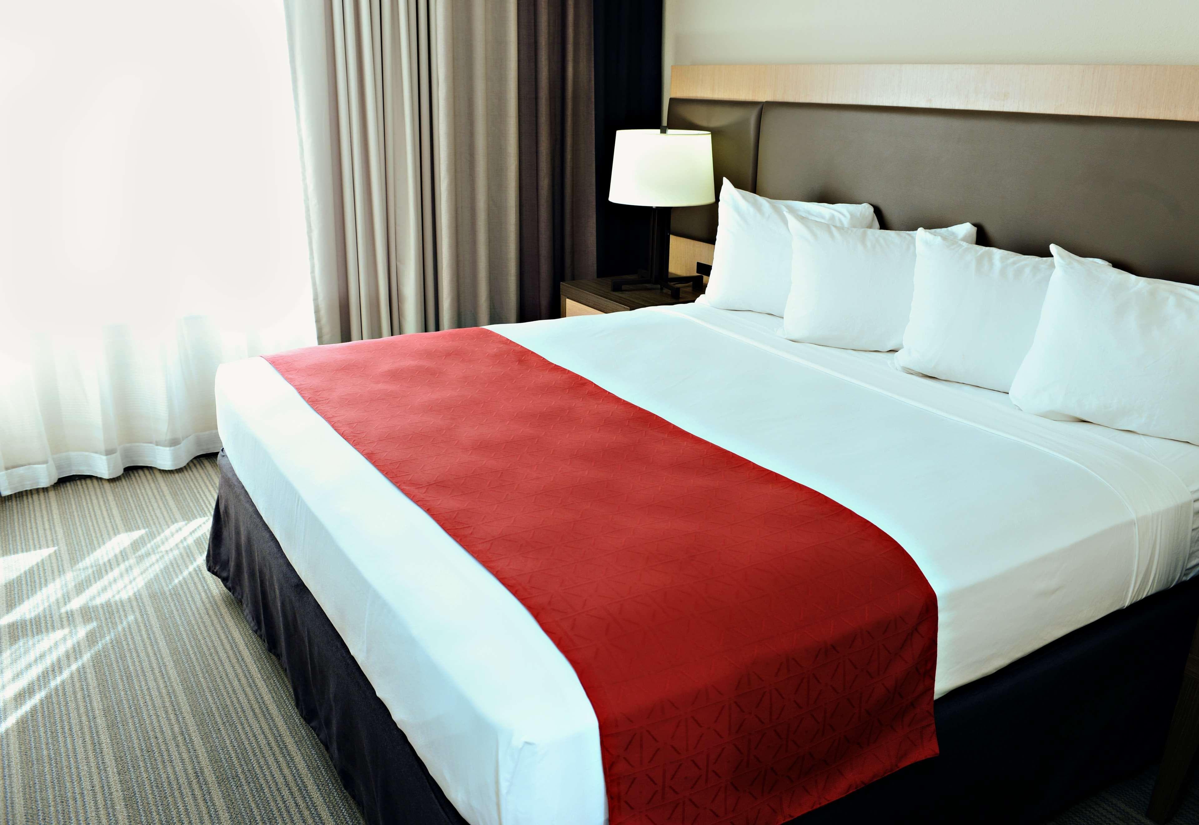 Country Inn & Suites by Radisson, Beavercreek-Dayton - Image 2
