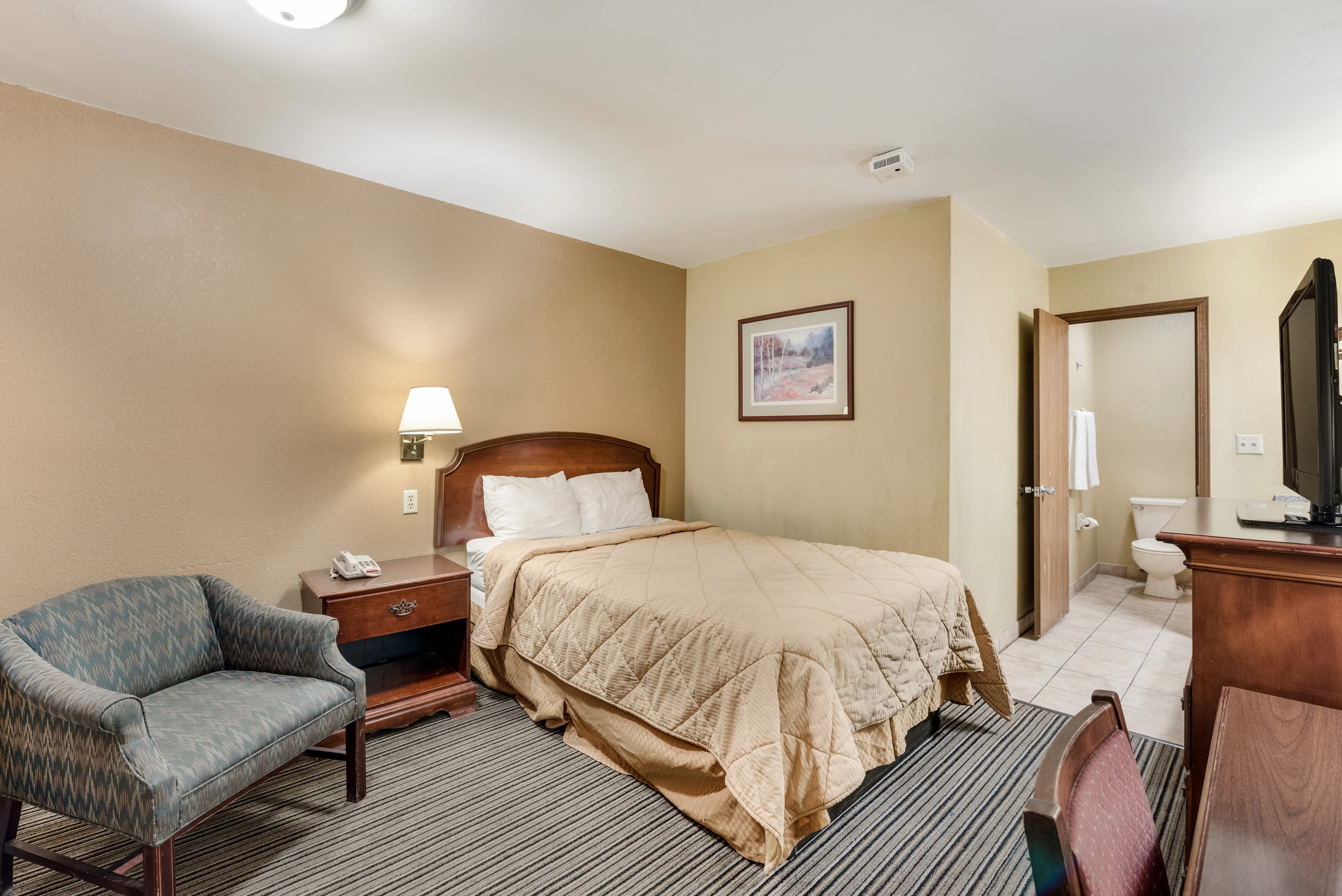 Rodeway Inn Columbus West - Image 2