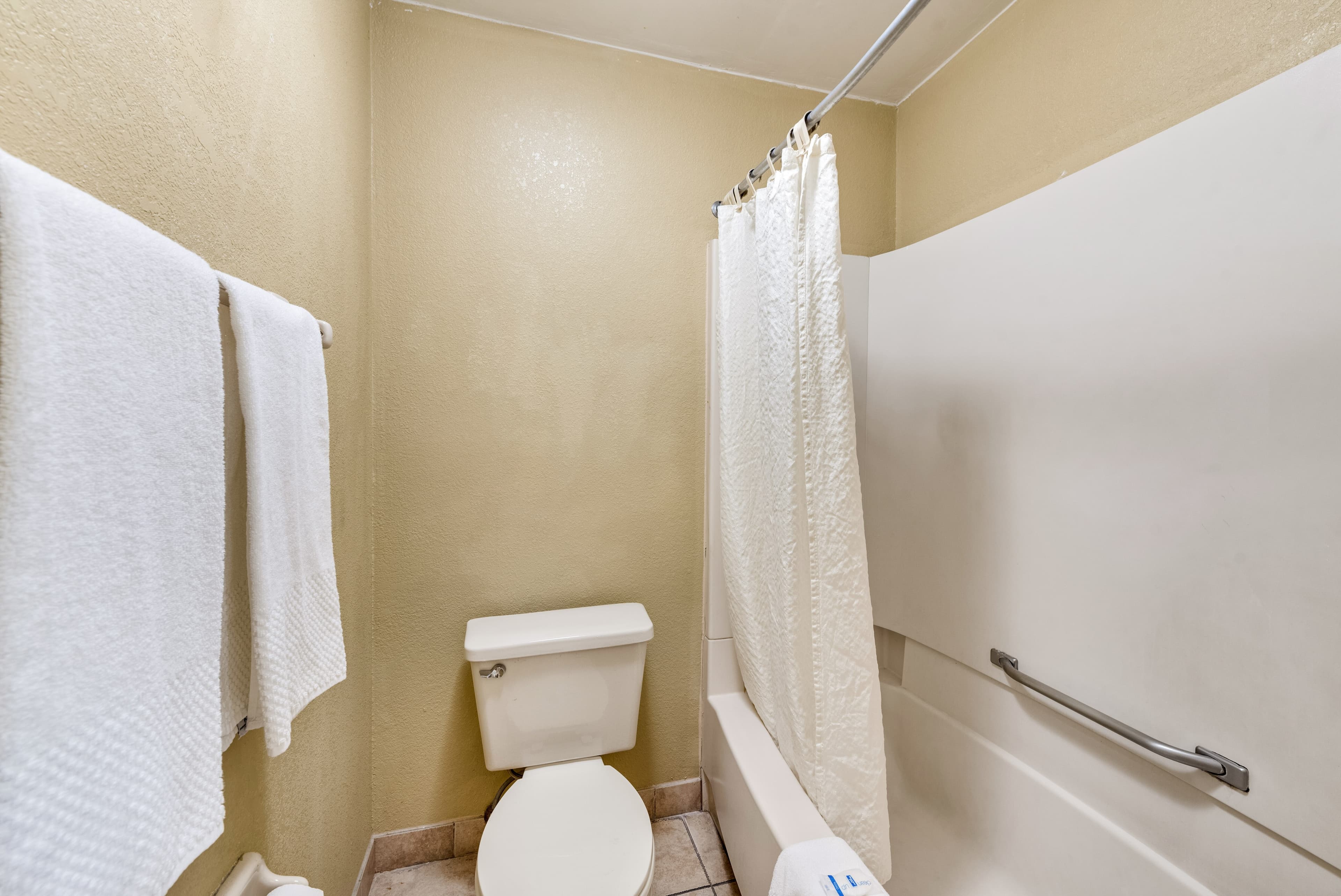 Rodeway Inn Columbus West - Image 5