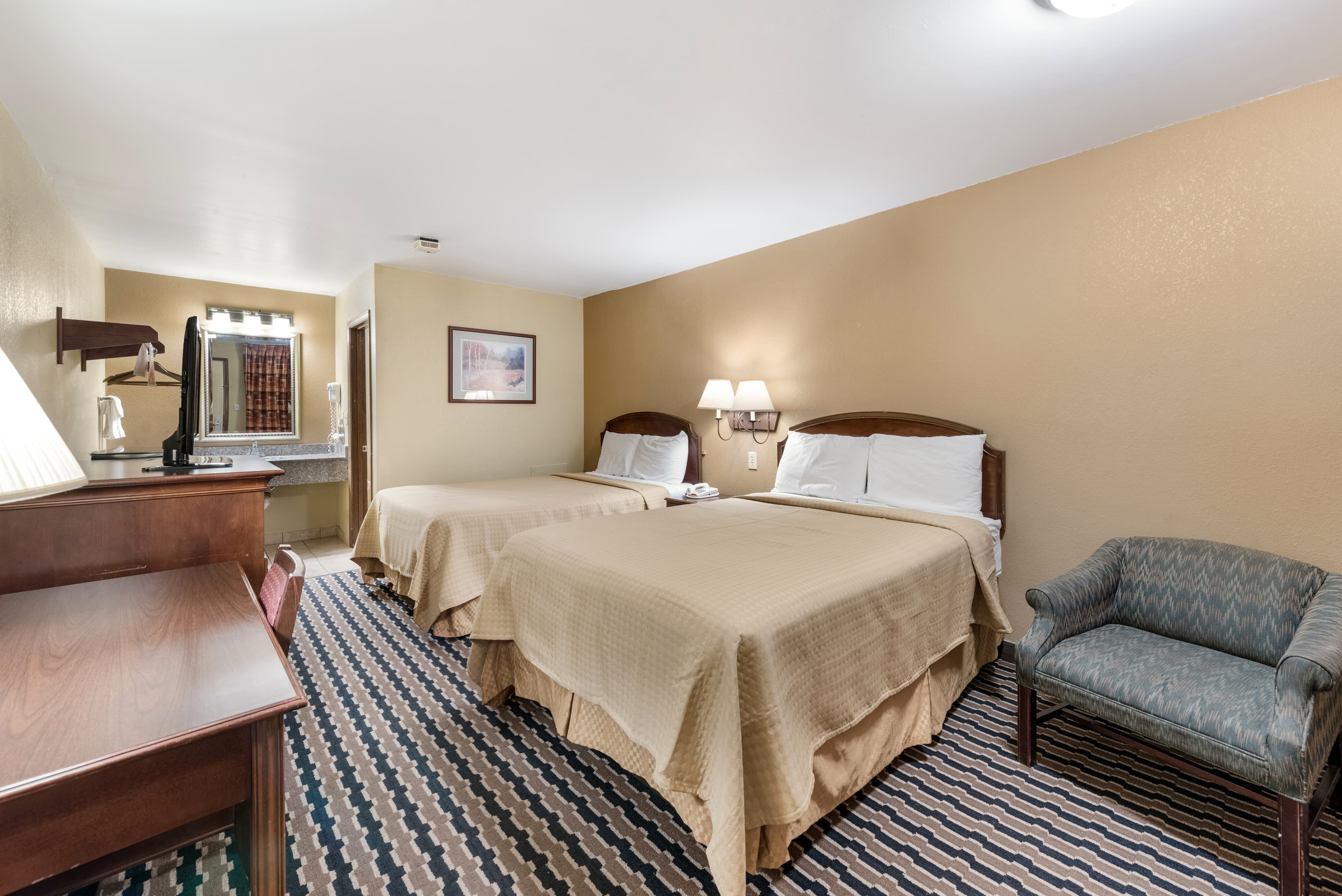 Rodeway Inn Columbus West — 6