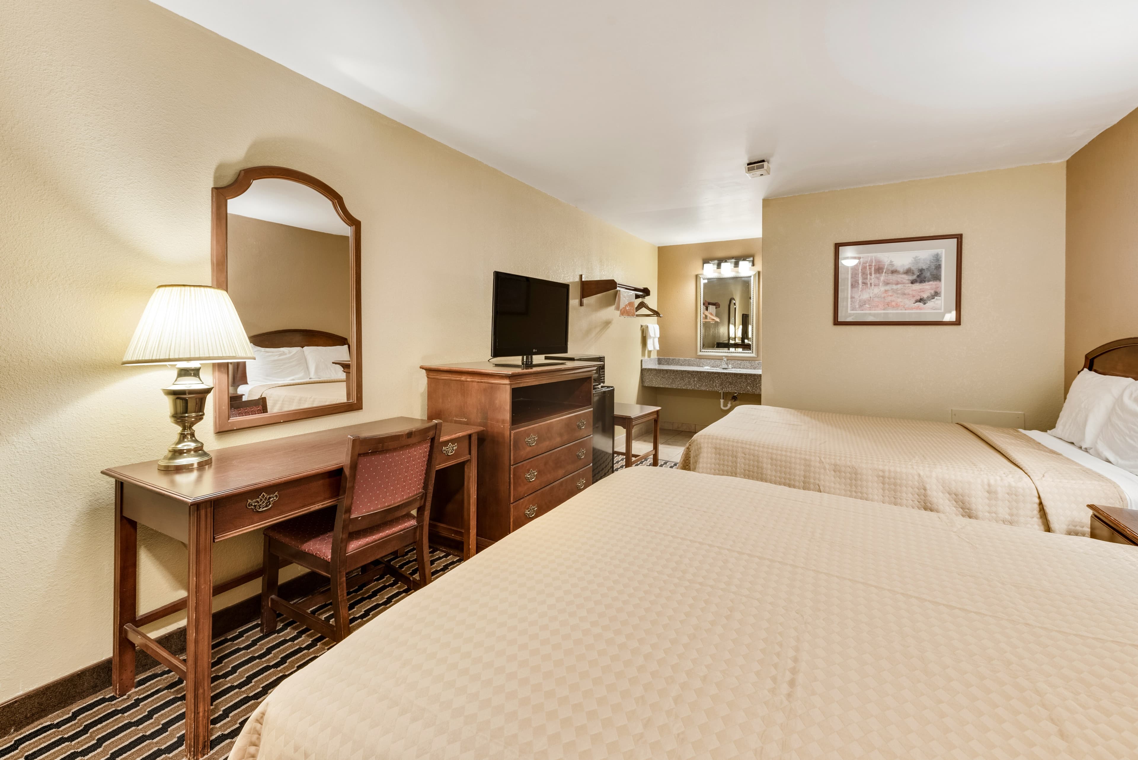 Rodeway Inn Columbus West — 7