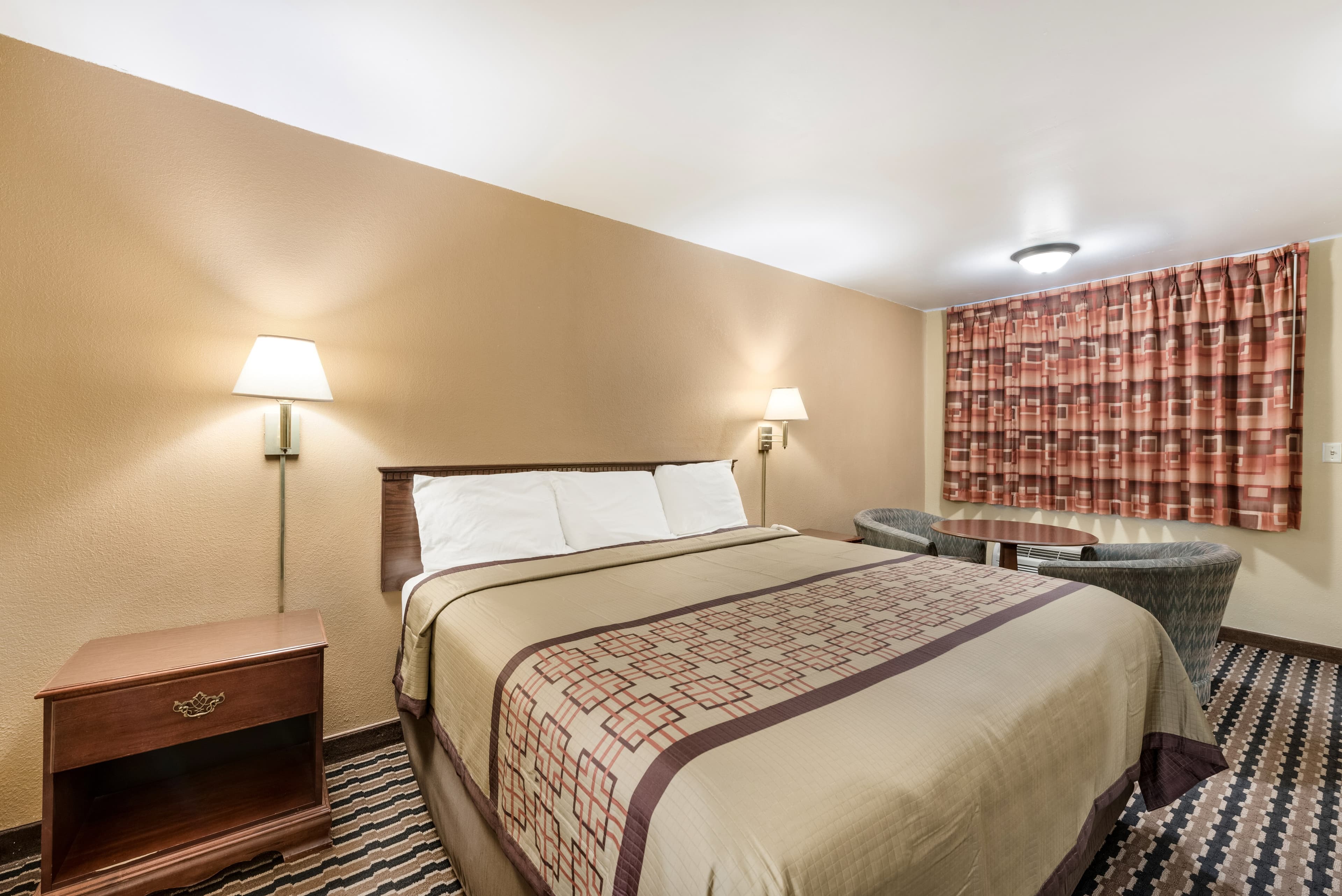 Rodeway Inn Columbus West — 12