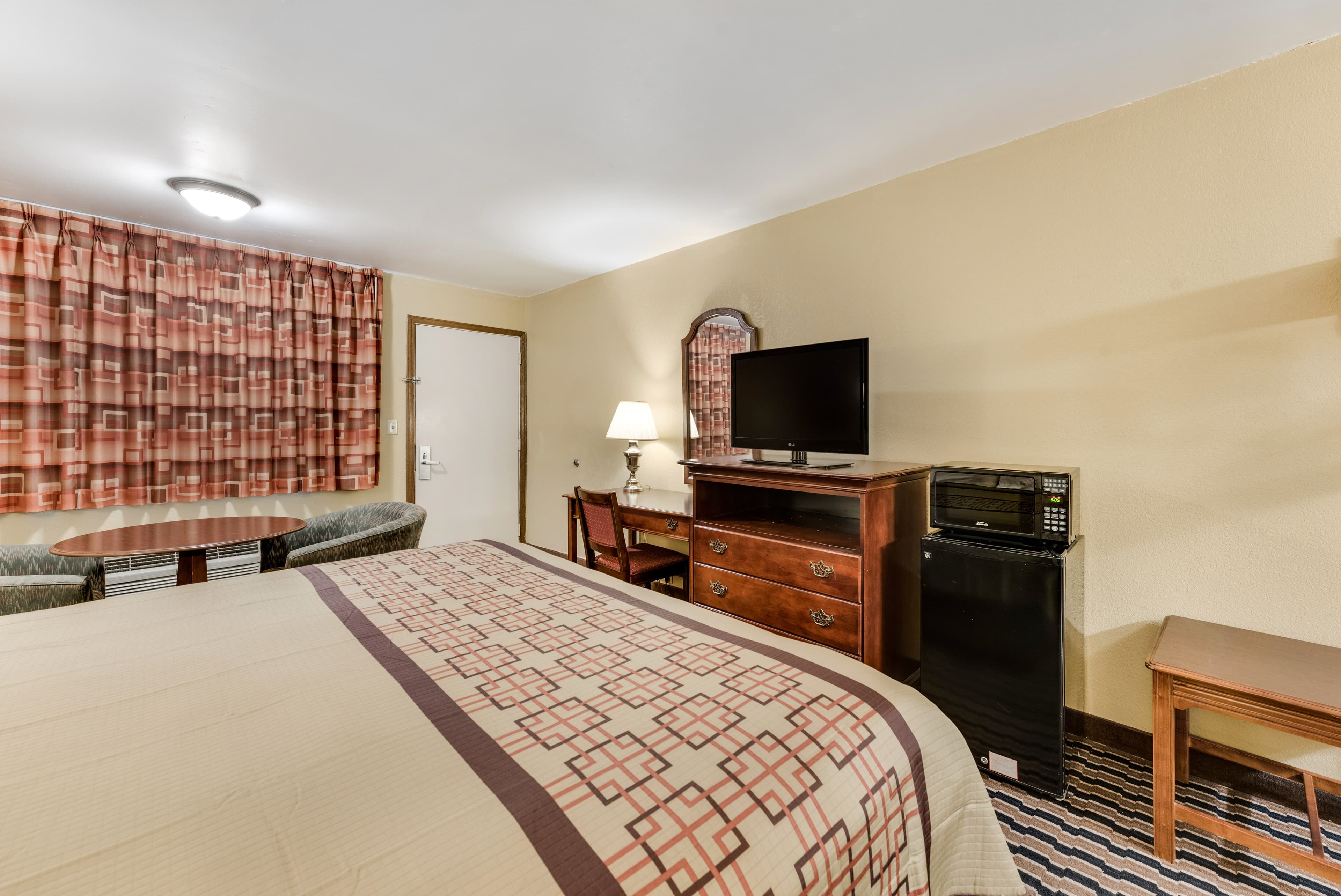 Rodeway Inn Columbus West — 13