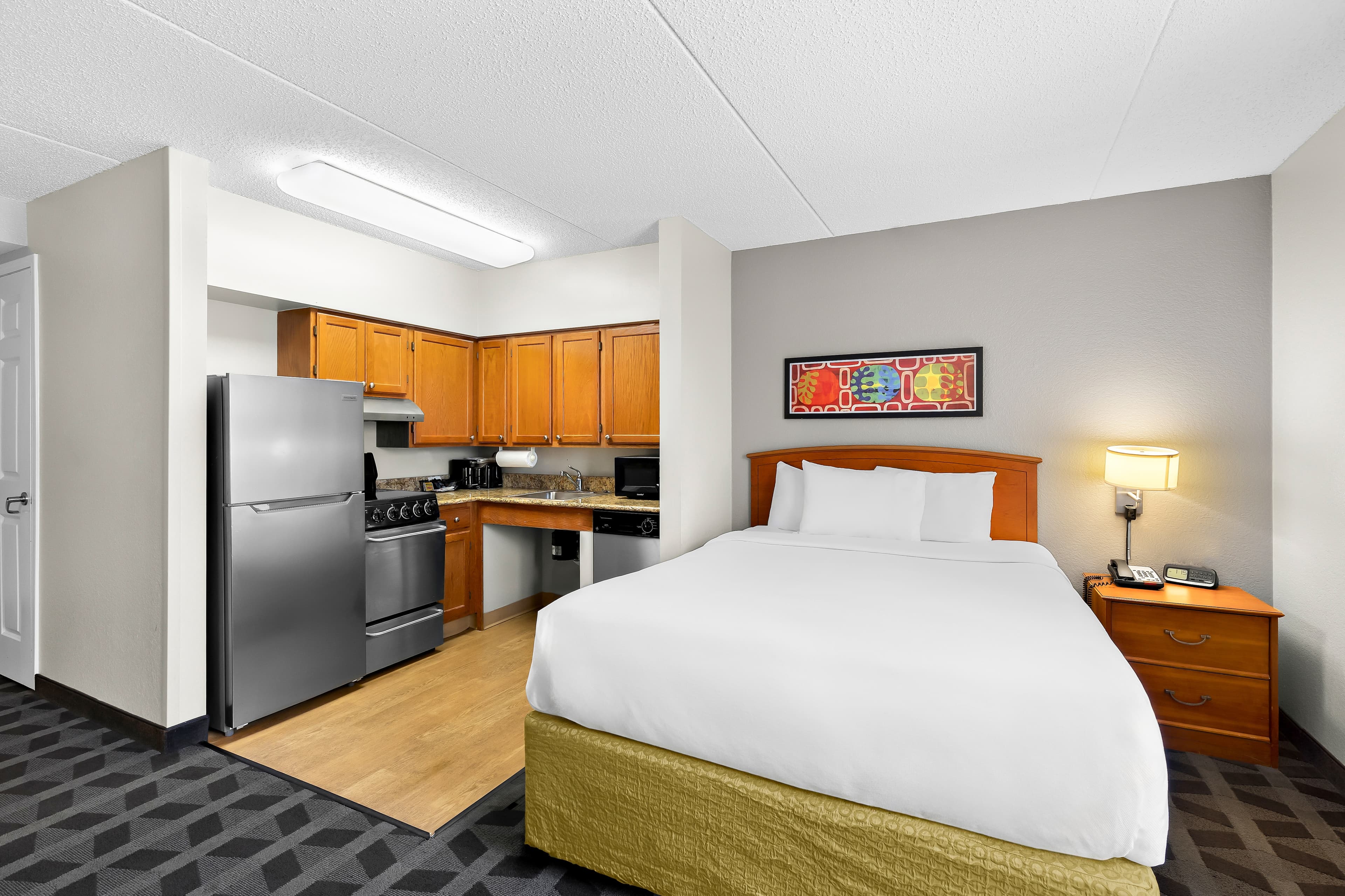 MainStay Suites Middleburg Heights Cleveland Airport - Image 3