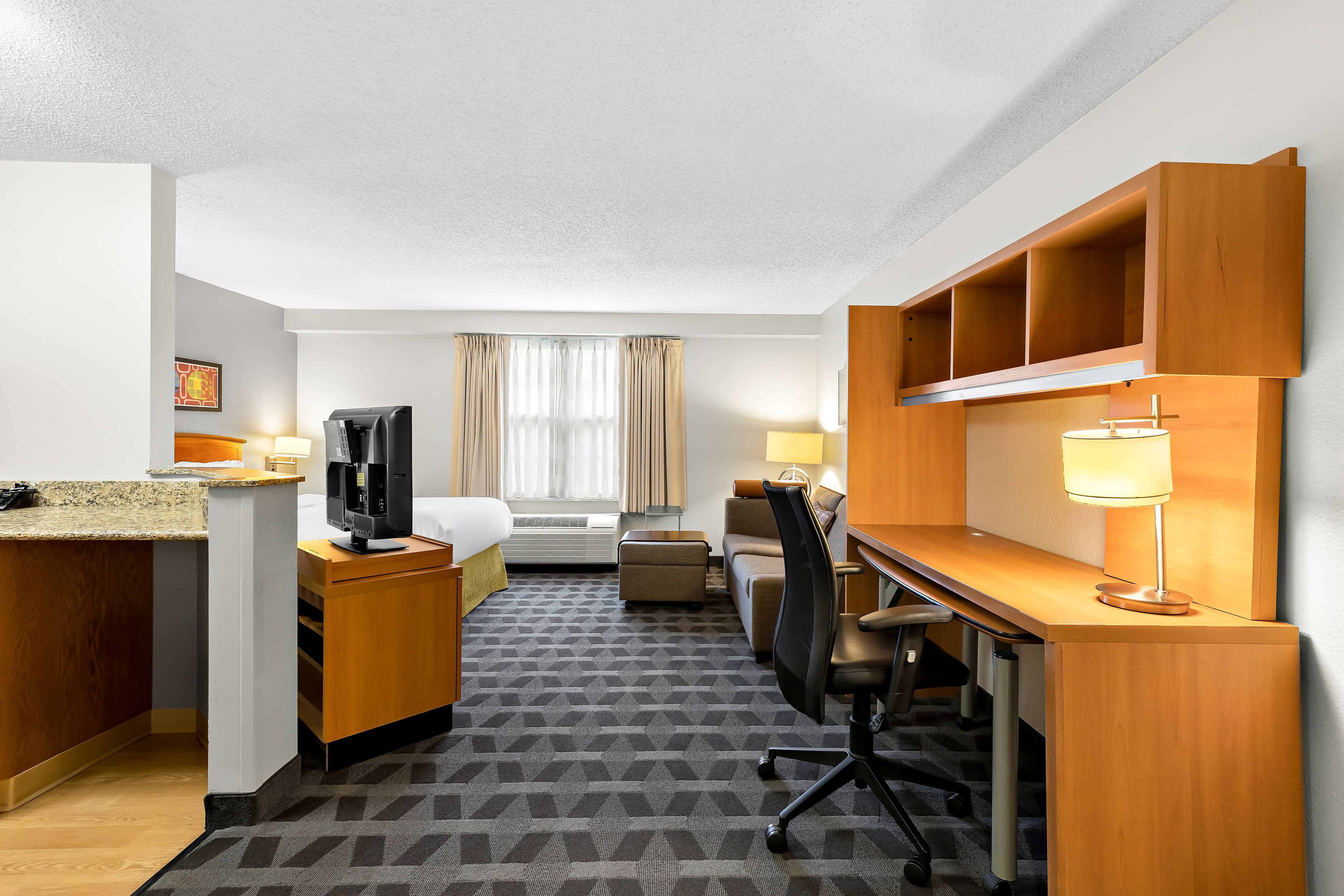 MainStay Suites Middleburg Heights Cleveland Airport — 6