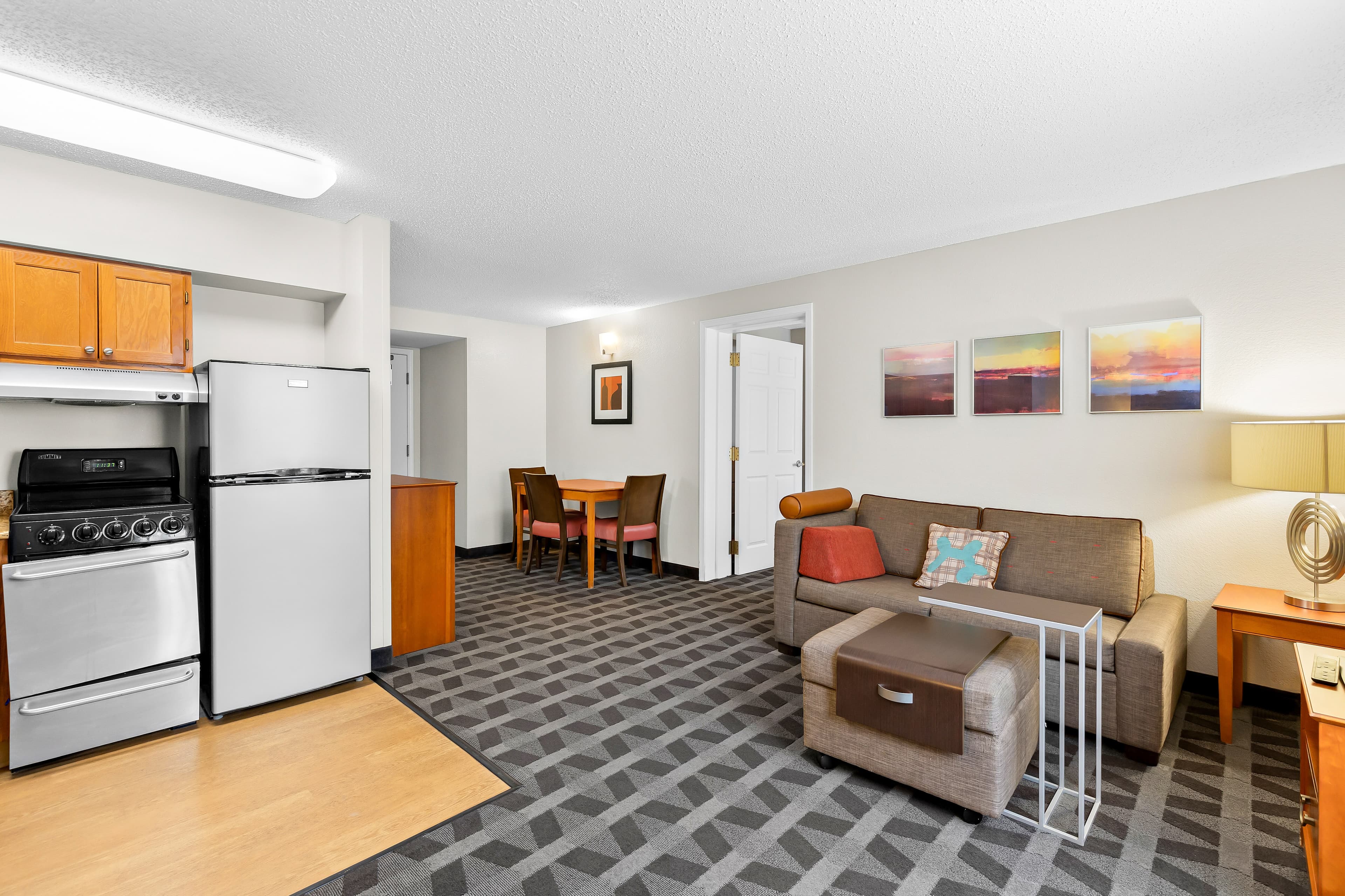 MainStay Suites Middleburg Heights Cleveland Airport — 12