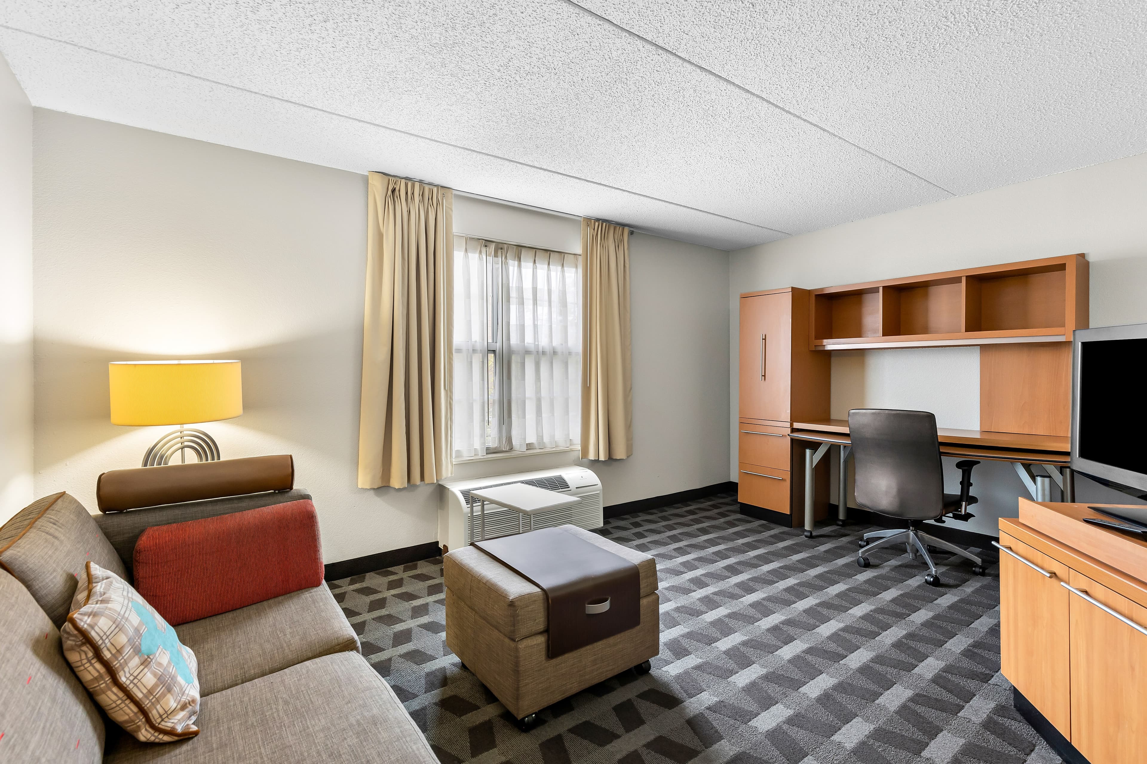 MainStay Suites Middleburg Heights Cleveland Airport — 16