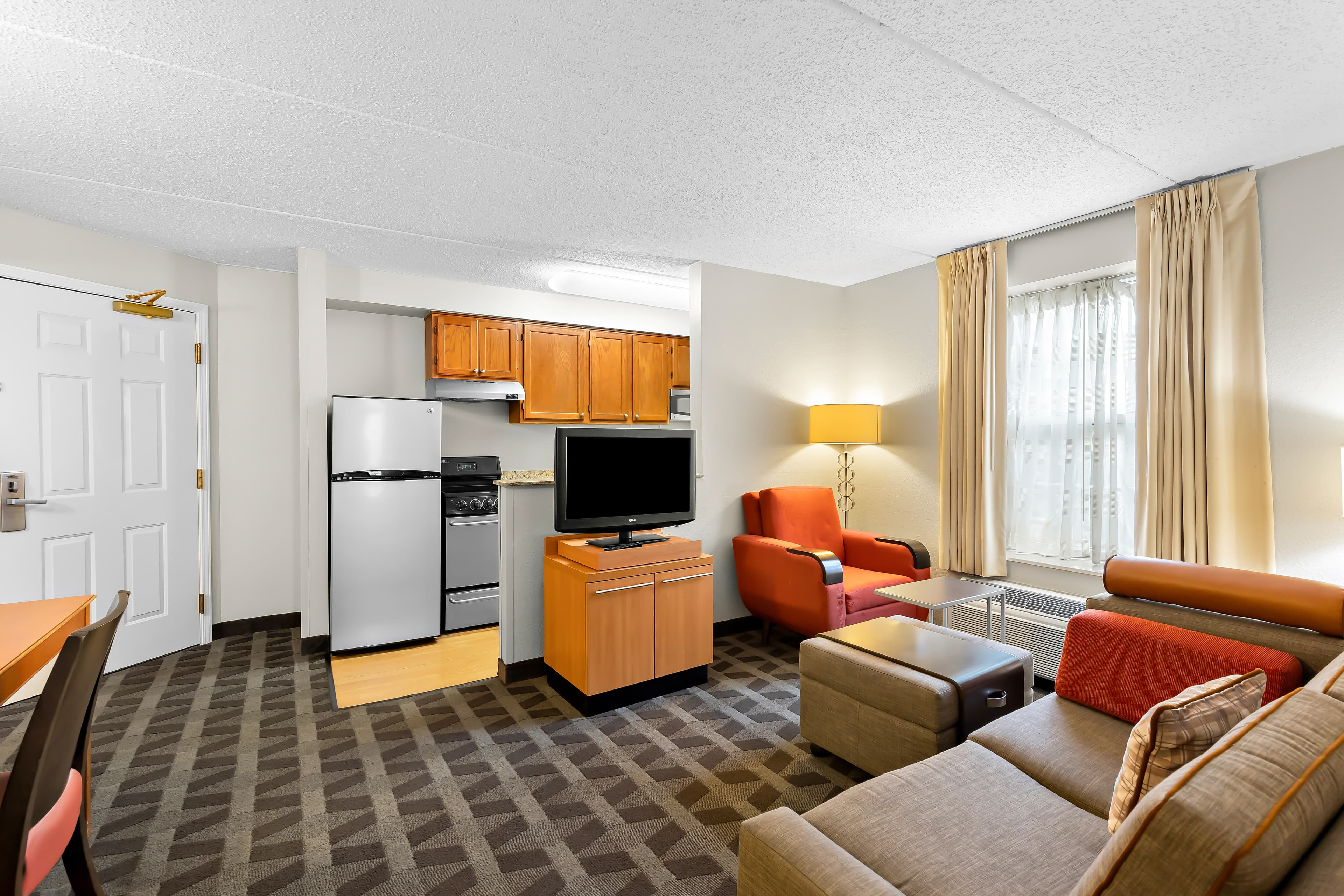 MainStay Suites Middleburg Heights Cleveland Airport — 19