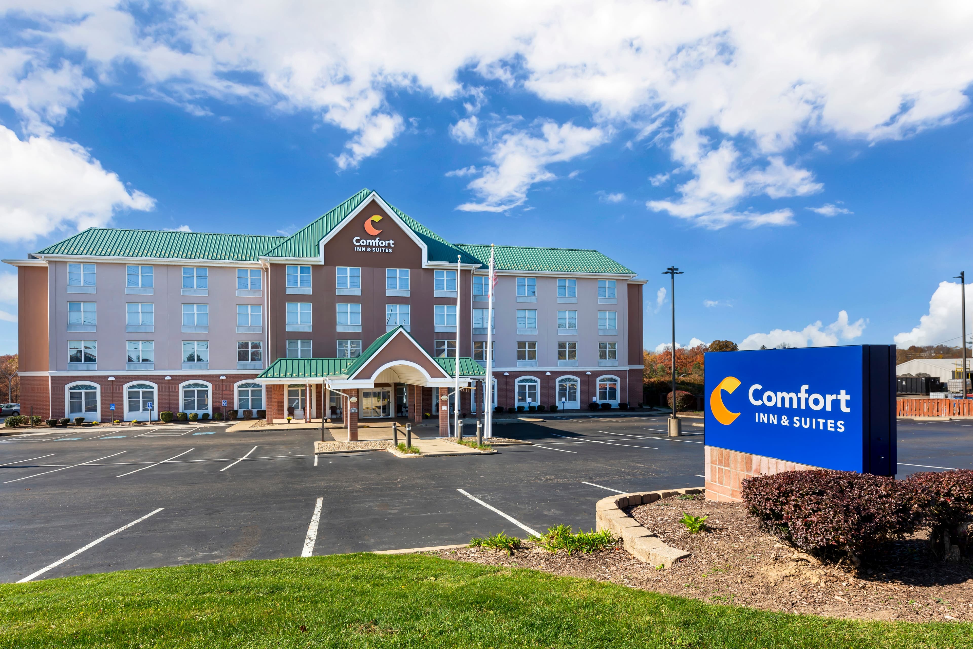 Comfort Inn & Suites Cuyahoga Falls - Akron - Image 1