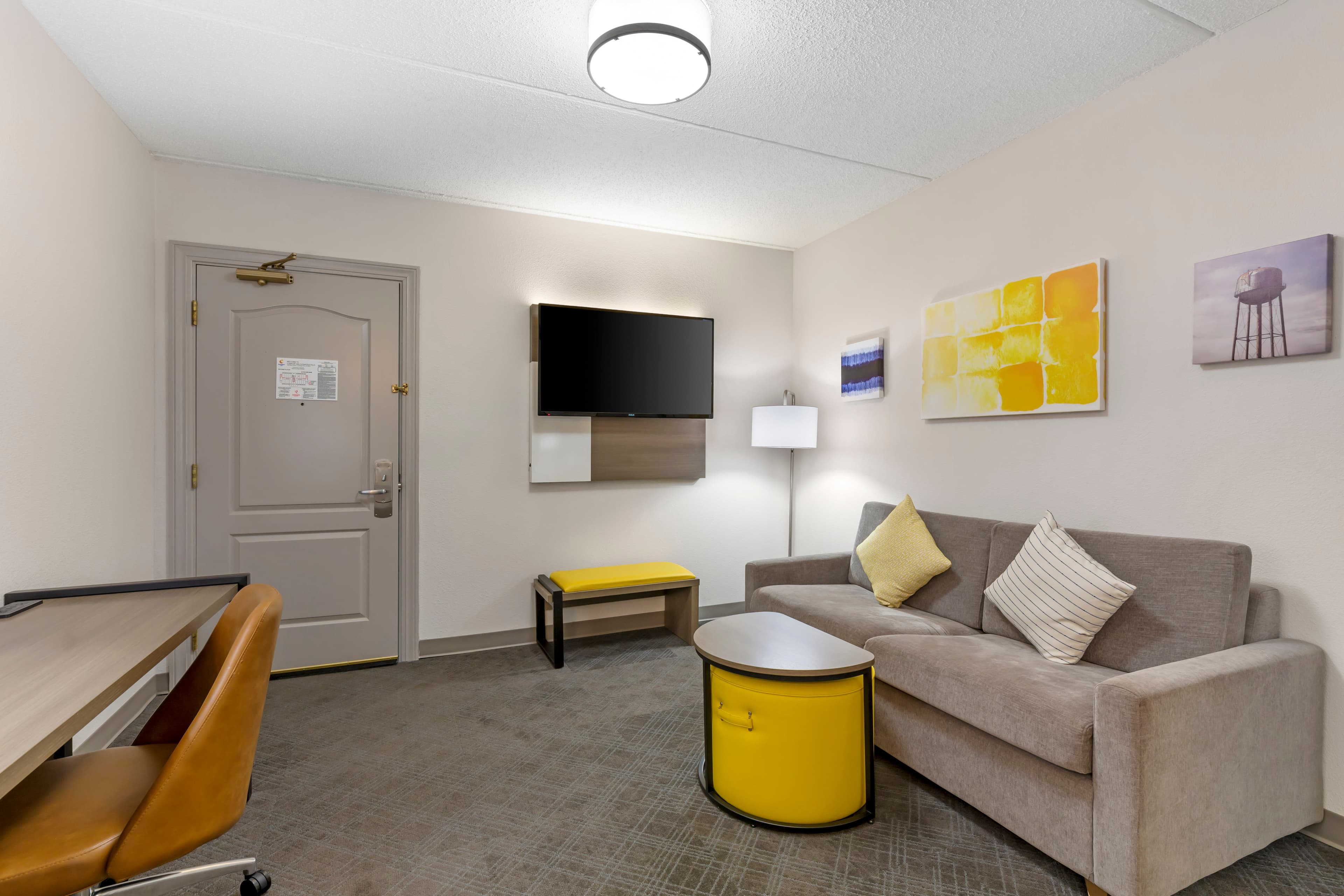 Comfort Inn & Suites Cuyahoga Falls - Akron - Image 4