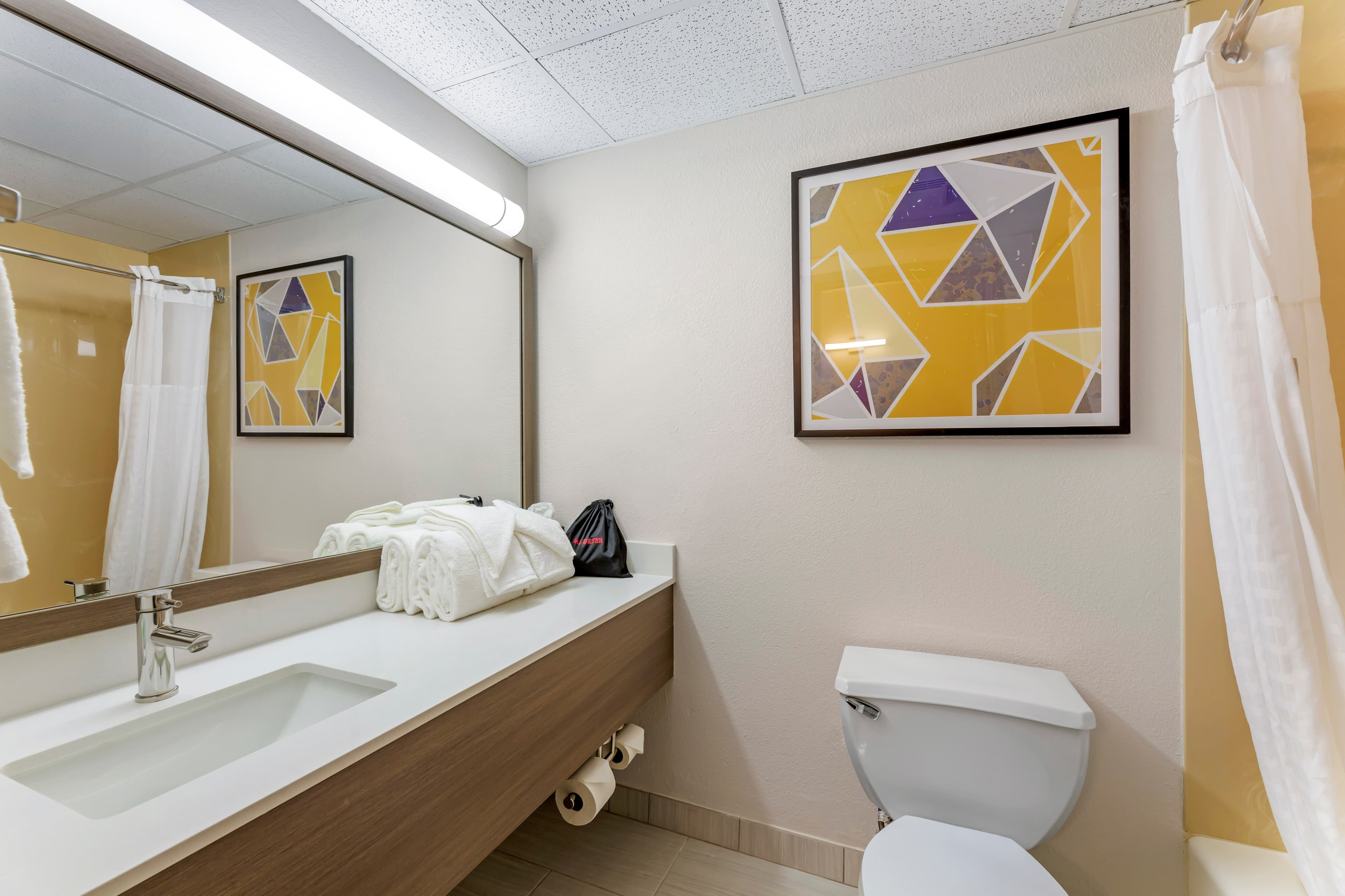 Comfort Inn & Suites Cuyahoga Falls - Akron - Image 5