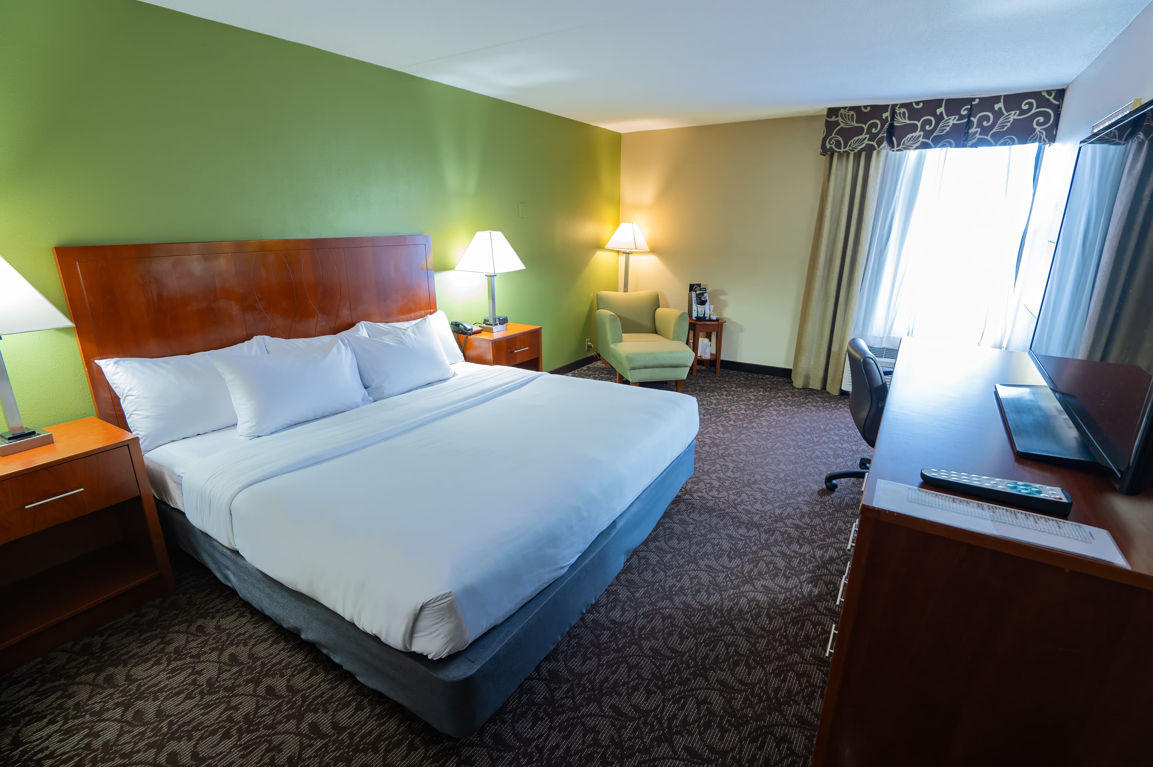 Quality Inn & Suites Downtown Mansfield - Image 2