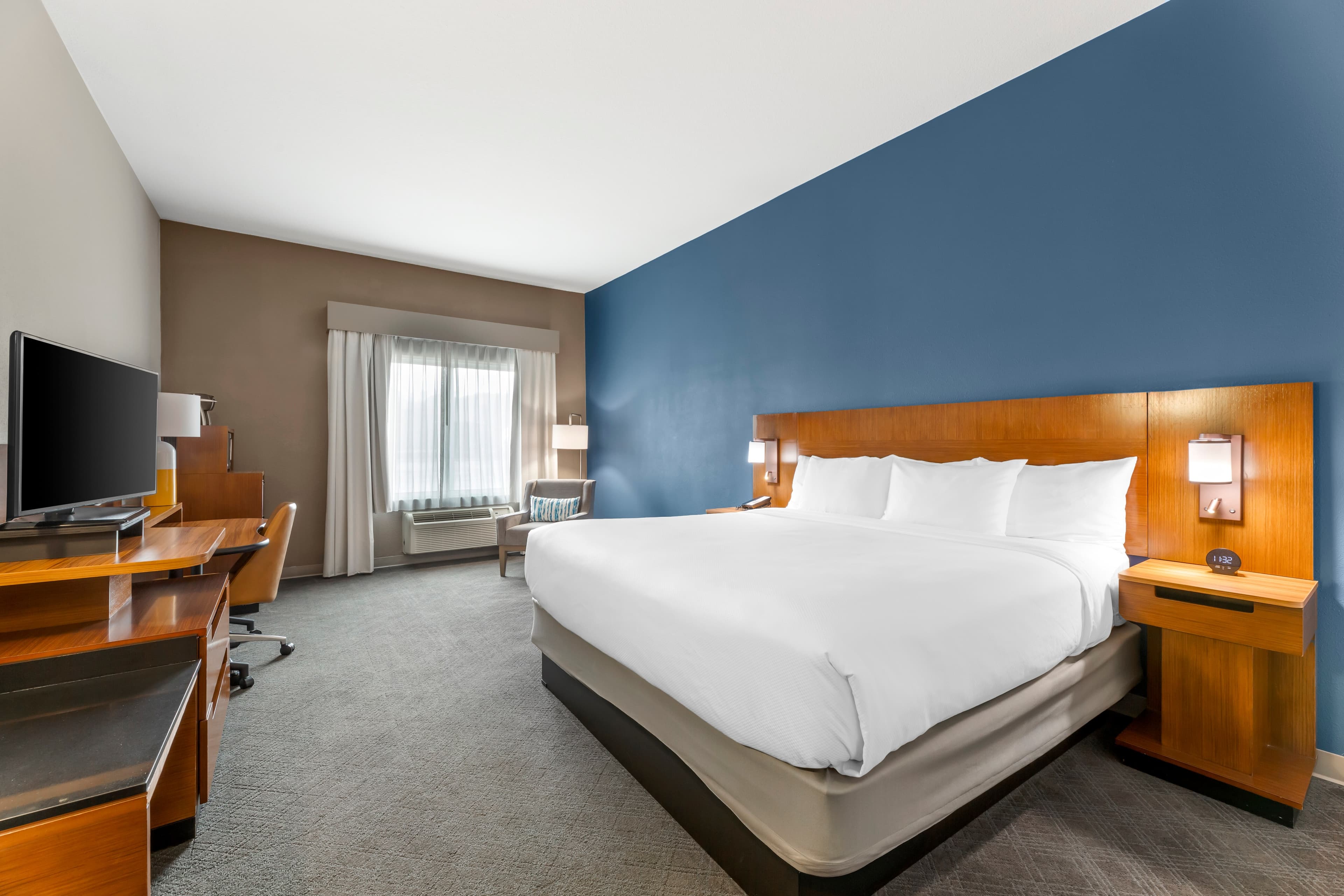 Comfort Inn & Suites Akron South - Image 2