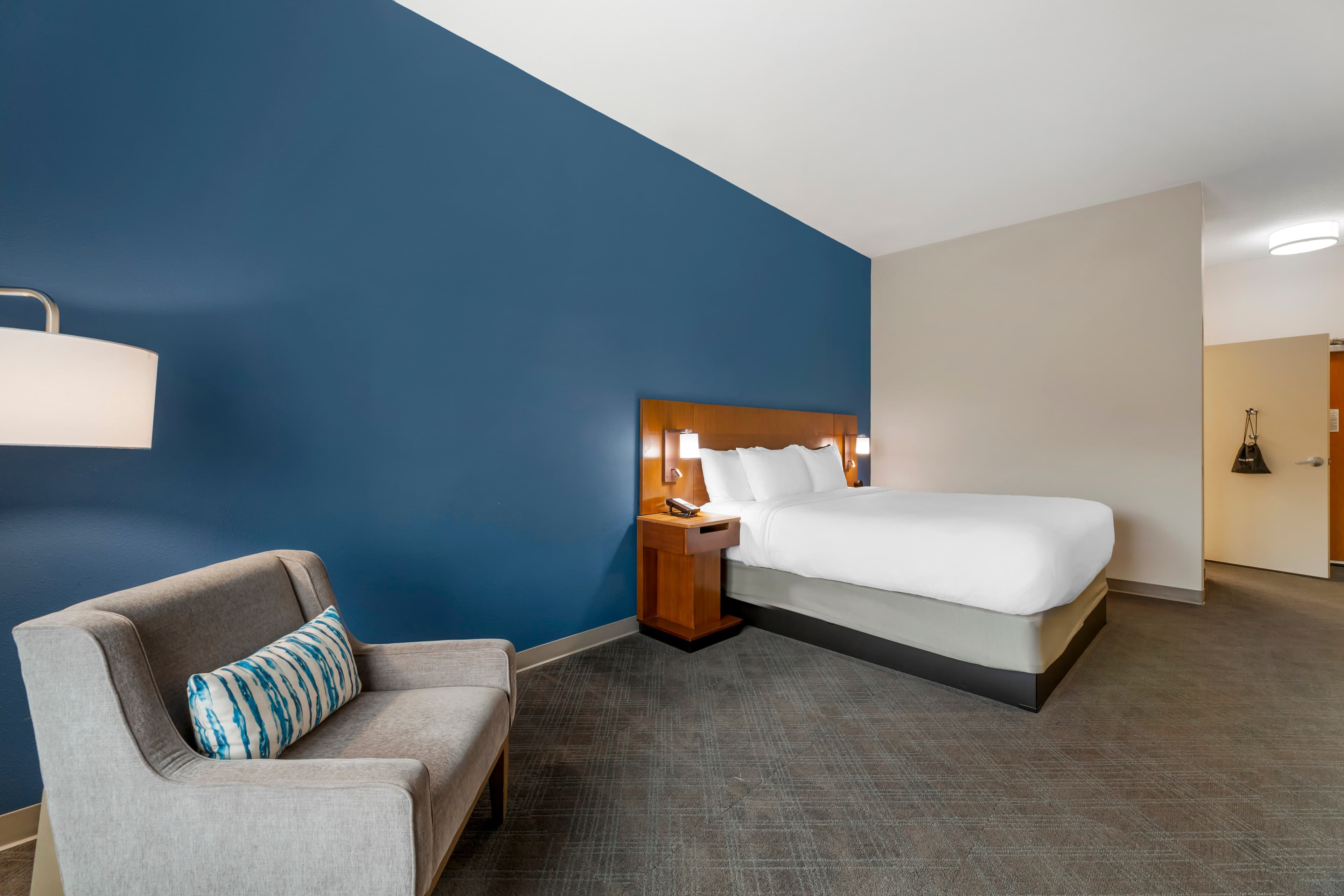 Comfort Inn & Suites Akron South - Image 3