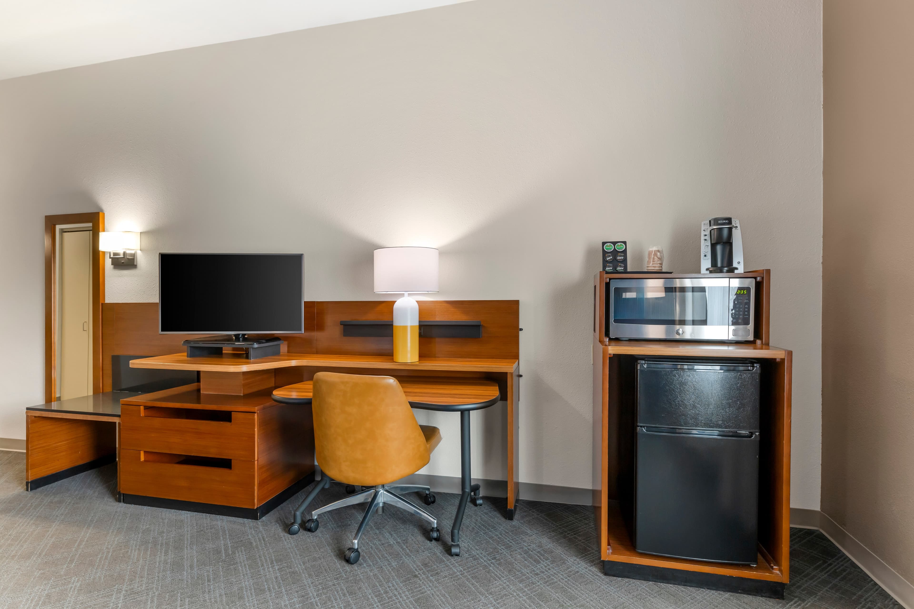 Comfort Inn & Suites Akron South - Image 4