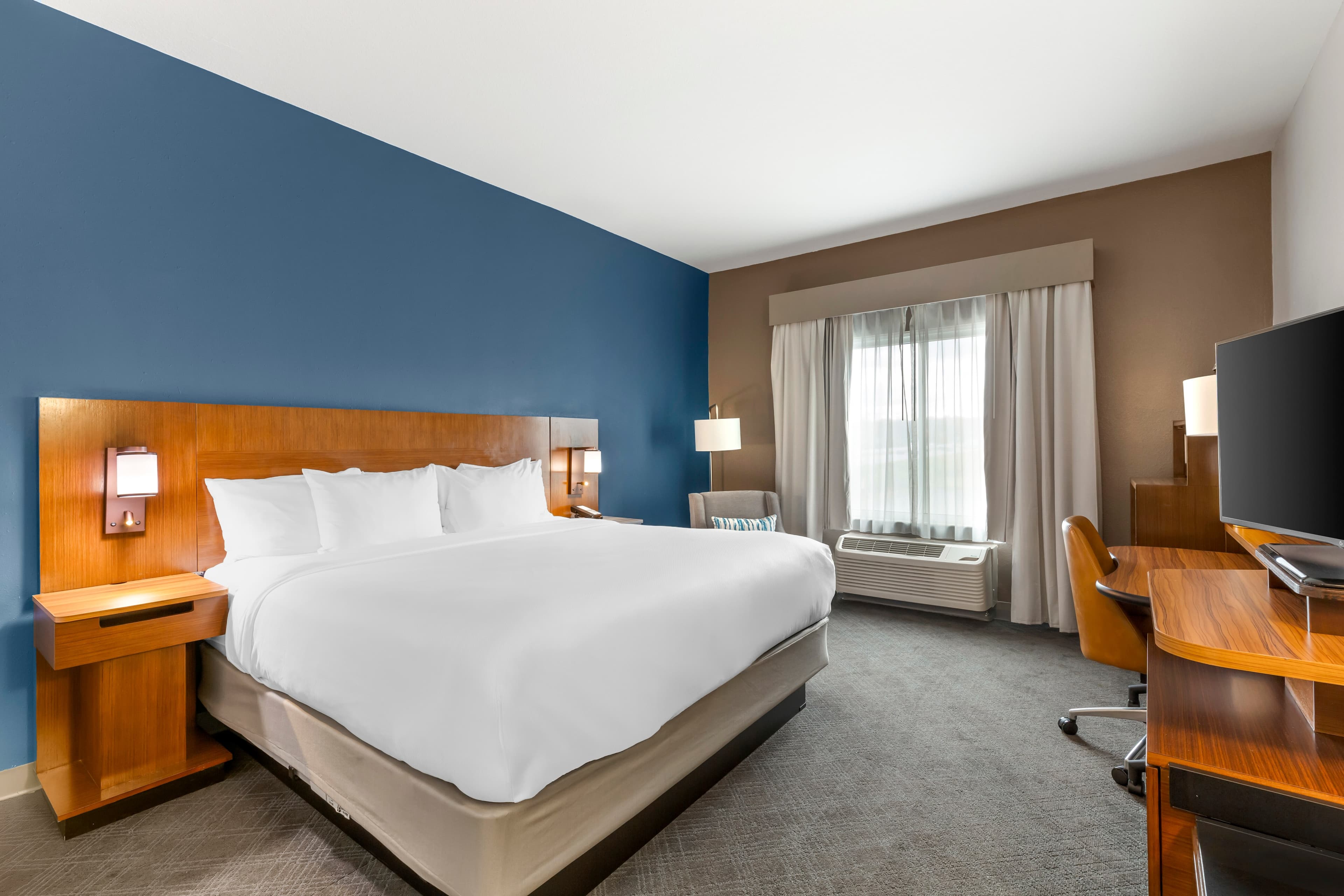 Comfort Inn & Suites Akron South — 10