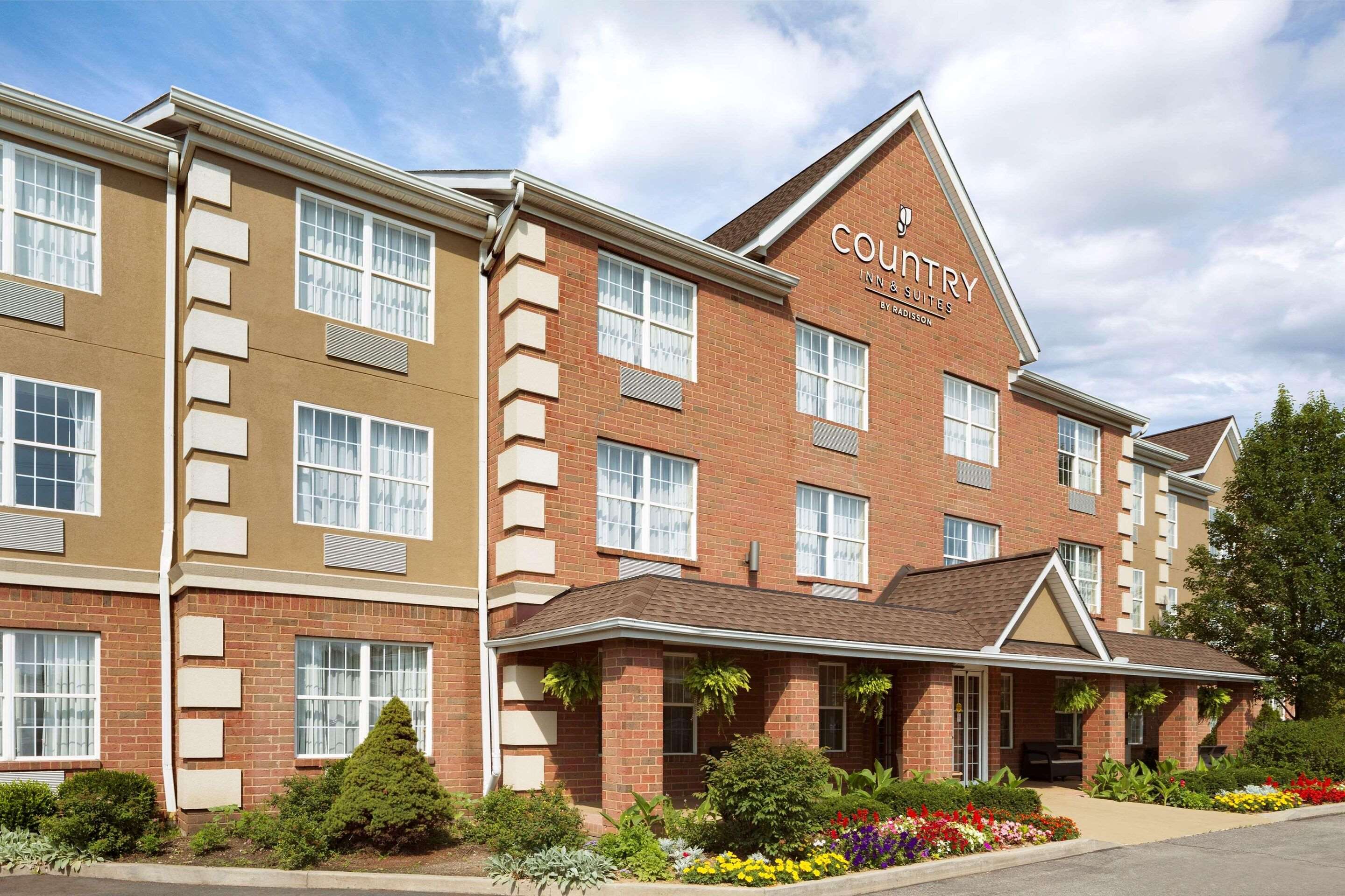 Country Inn & Suites by Radisson, Macedonia - Northfield - Image 1