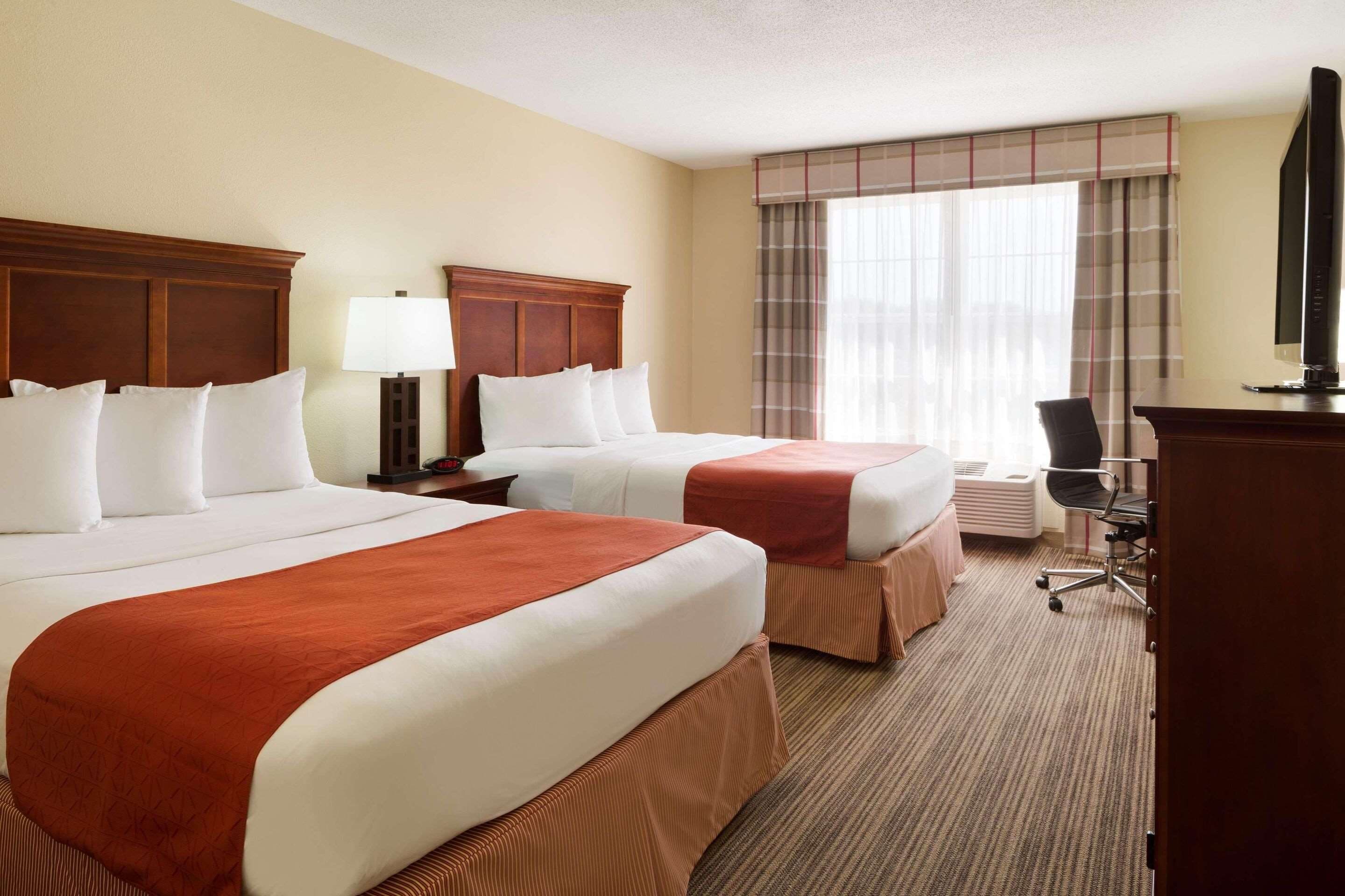 Country Inn & Suites by Radisson, Macedonia - Northfield — 6