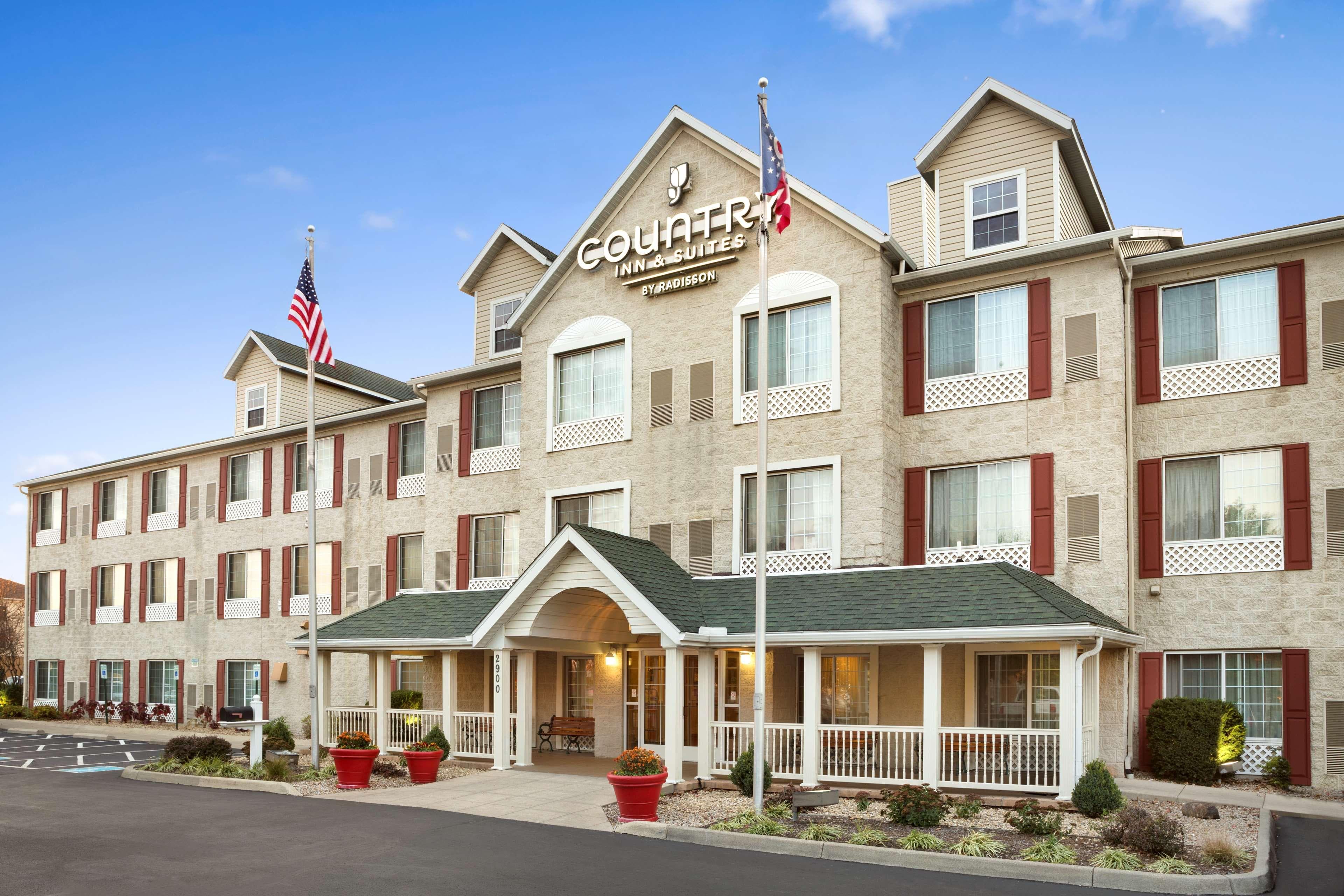 Country Inn & Suites by Radisson, Columbus Airport, OH - Image 1