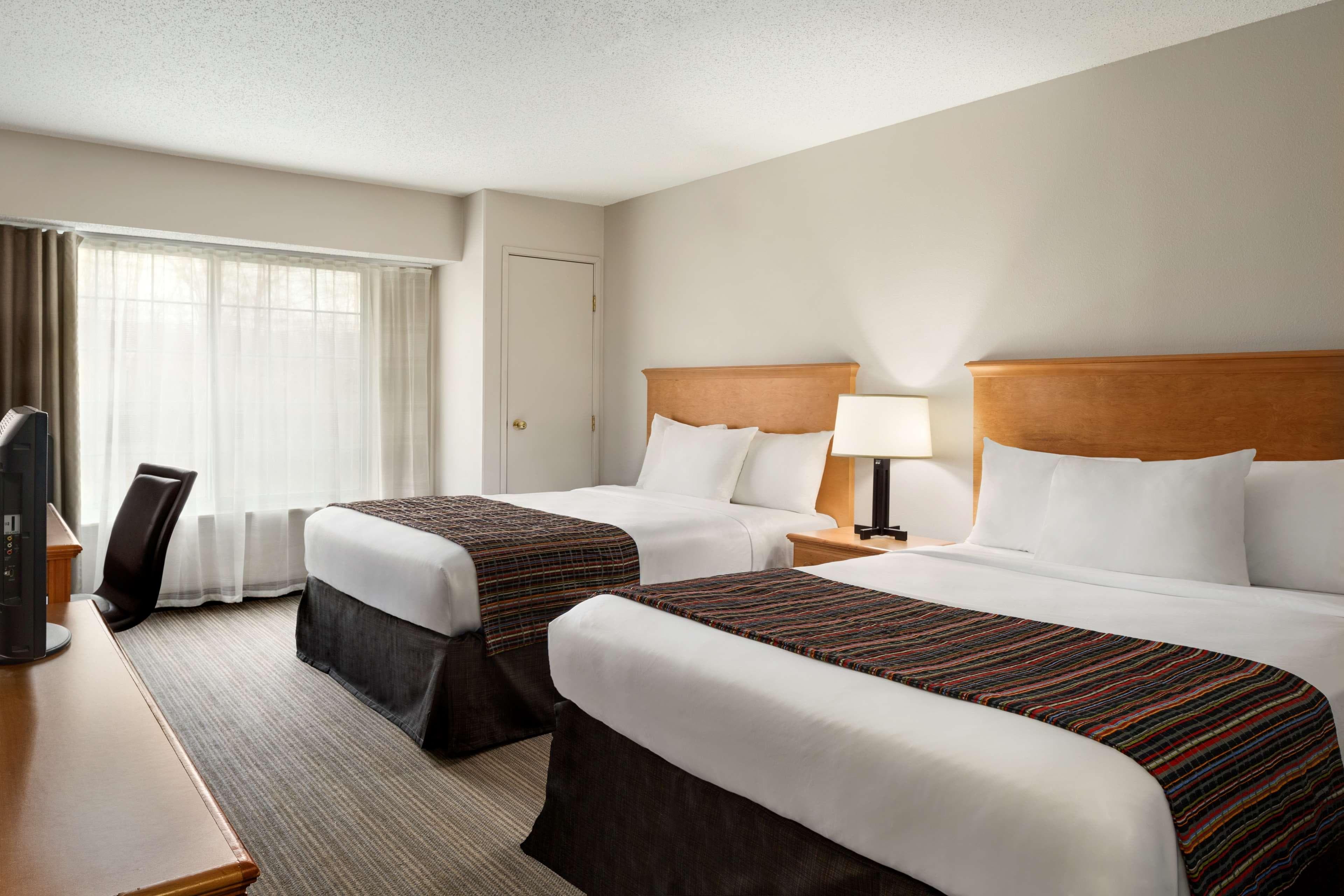 Country Inn & Suites by Radisson, Columbus Airport, OH - Image 5