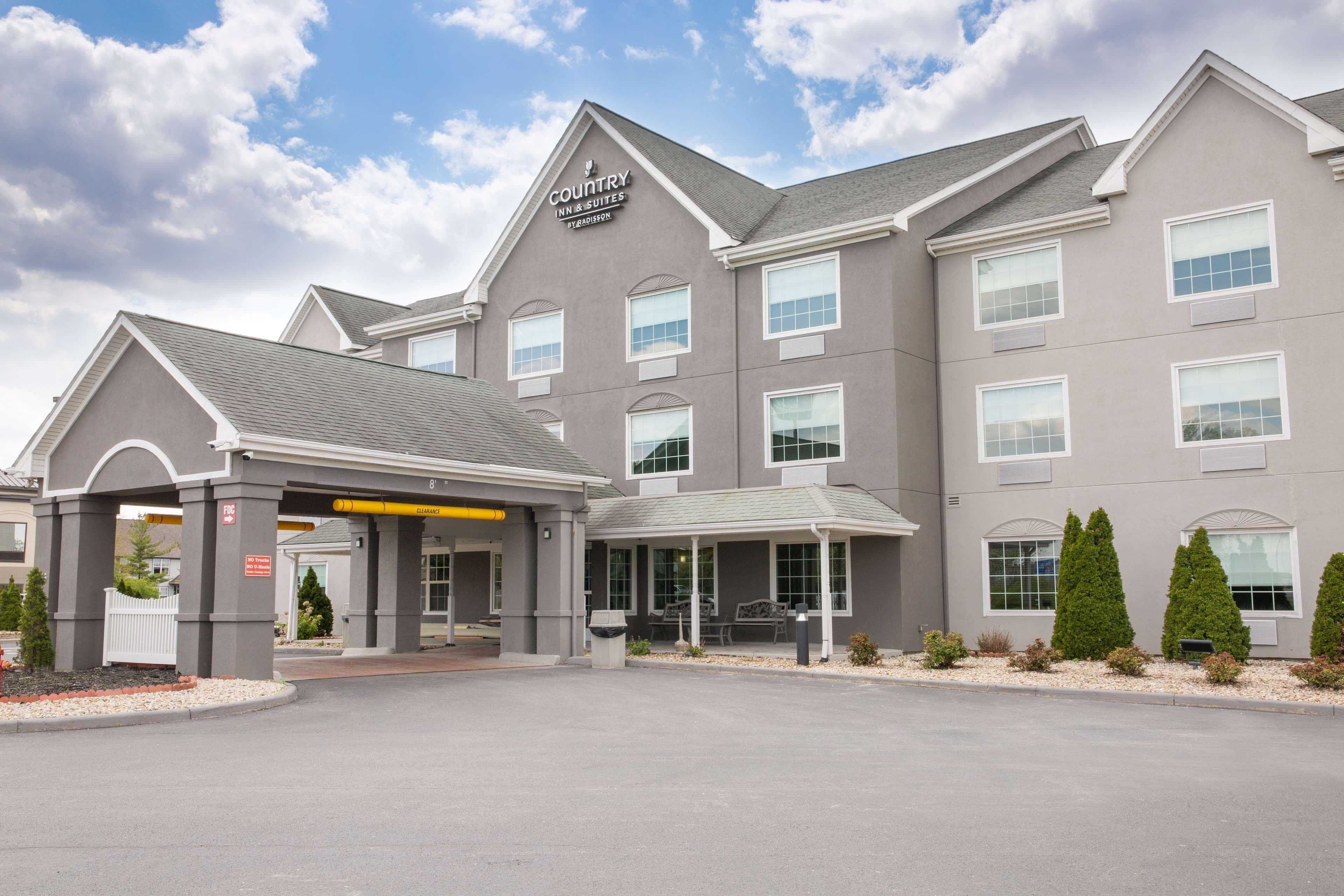 Country Inn & Suites by Radisson, Columbus West, OH - Image 1