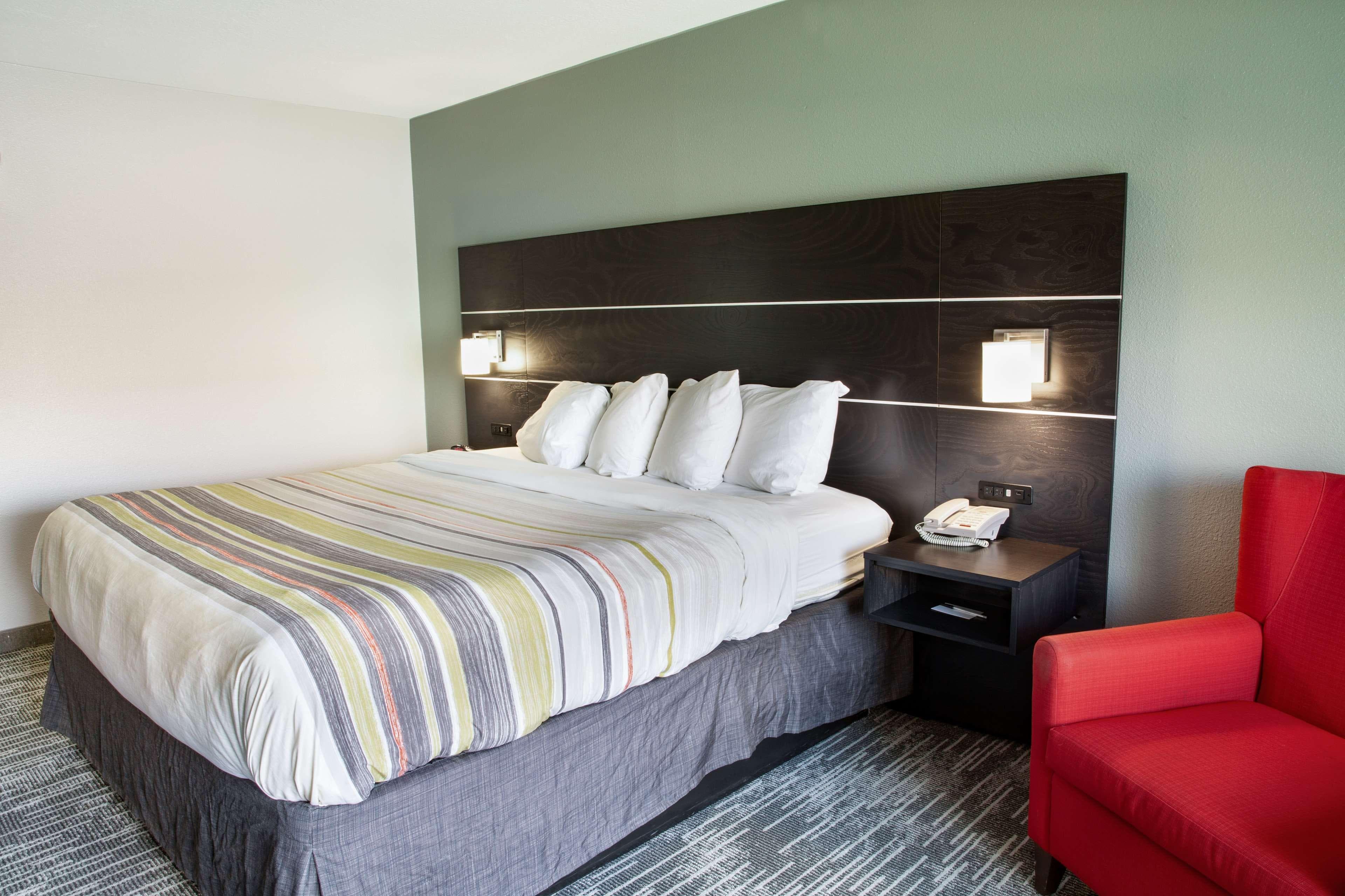Country Inn & Suites by Radisson, Columbus West, OH - Image 2