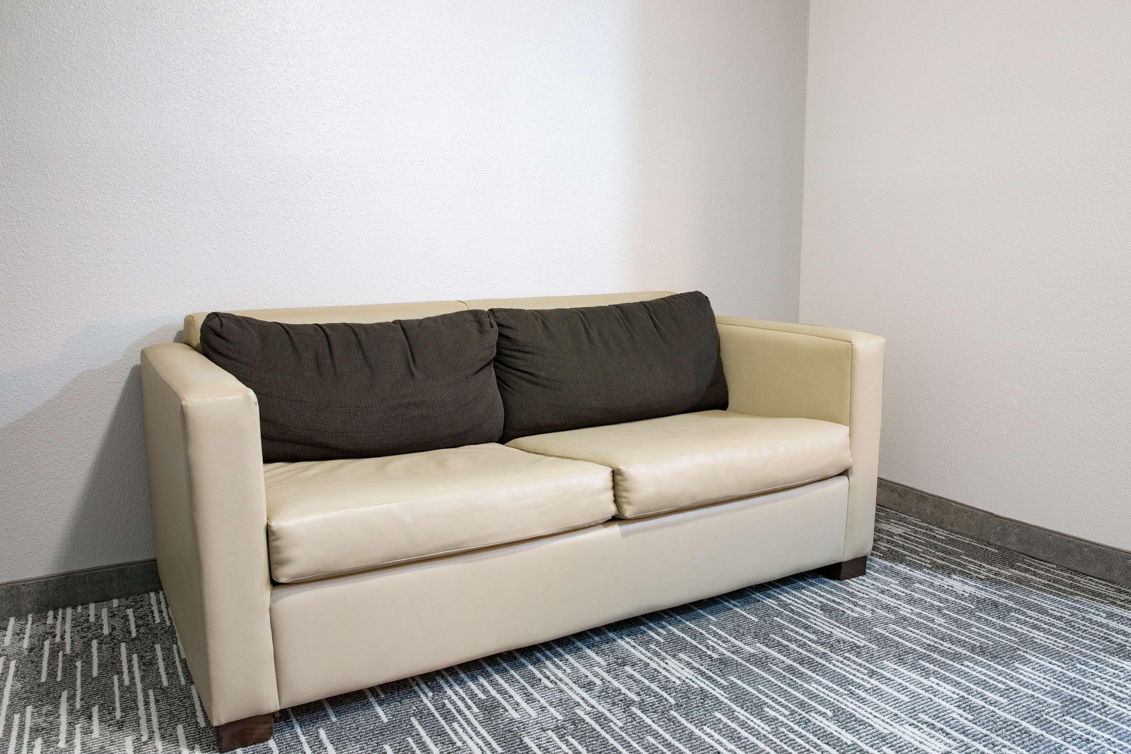 Country Inn & Suites by Radisson, Columbus West, OH — 11
