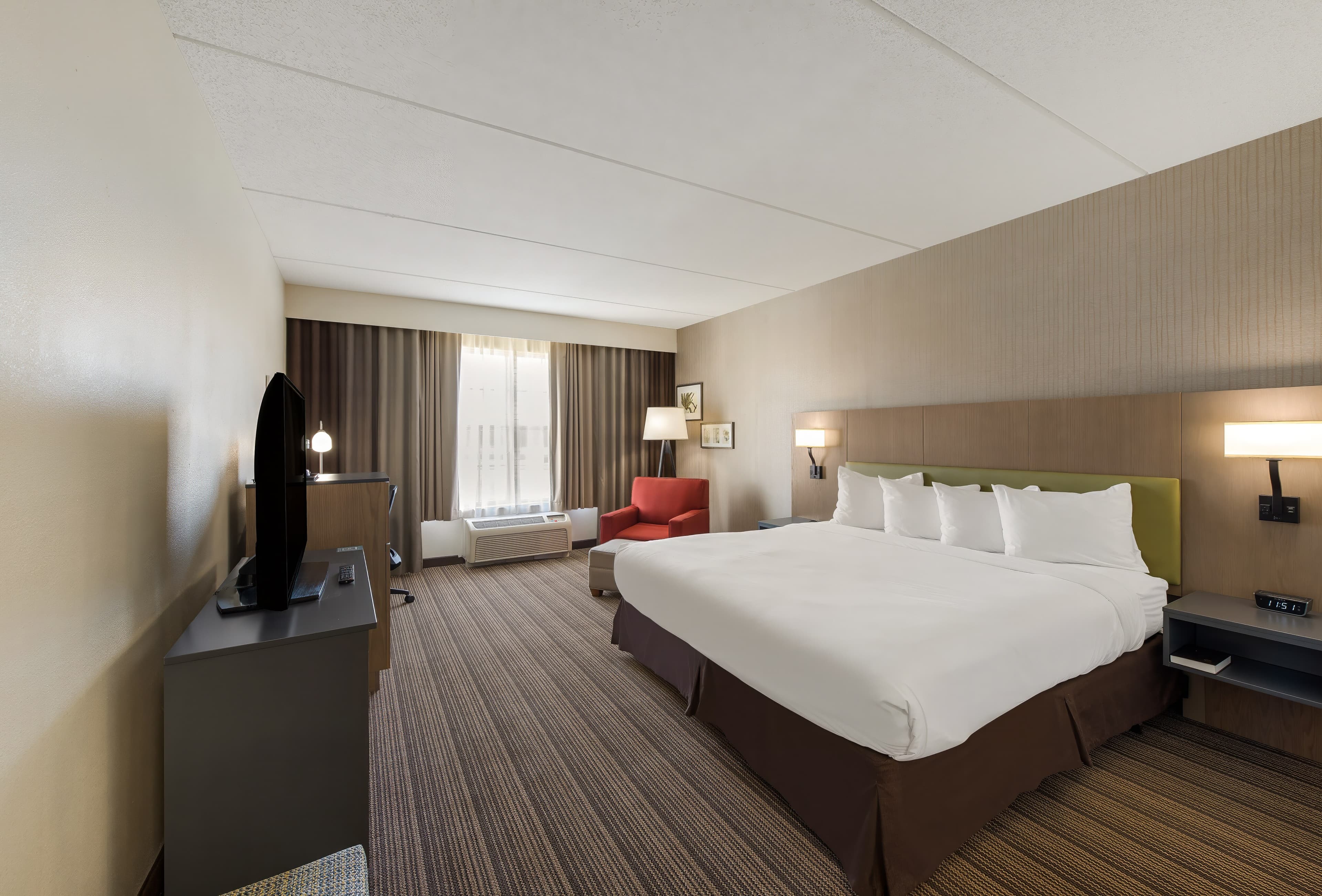 Country Inn & Suites by Radisson, Findlay, OH — 7