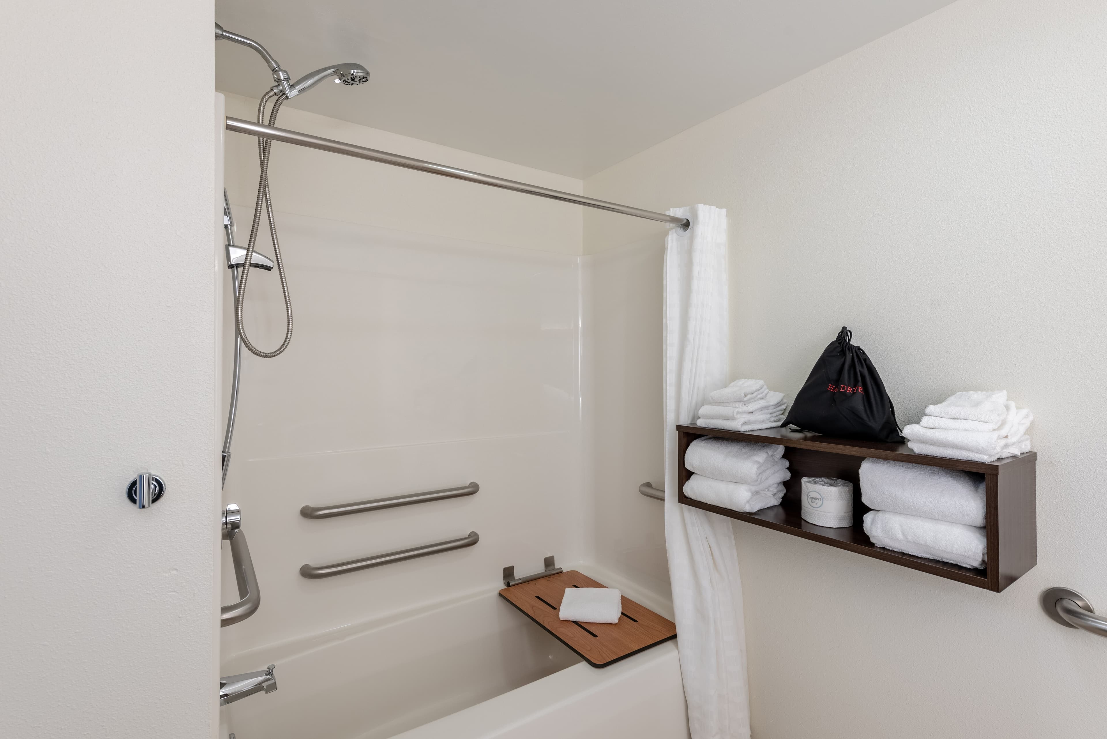 Country Inn & Suites by Radisson, Findlay, OH — 10