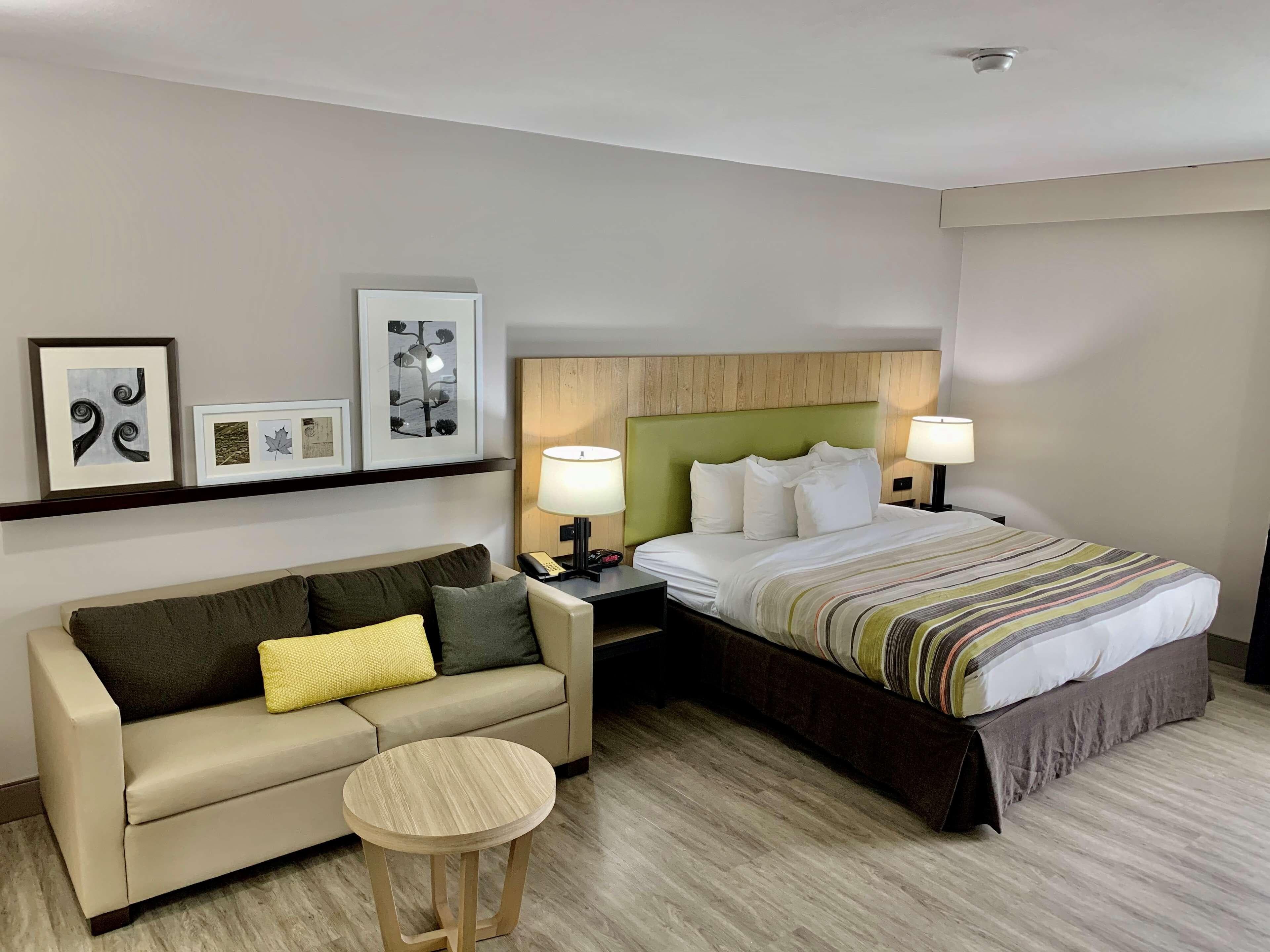 Country Inn & Suites by Radisson, Sandusky South, OH - Image 1