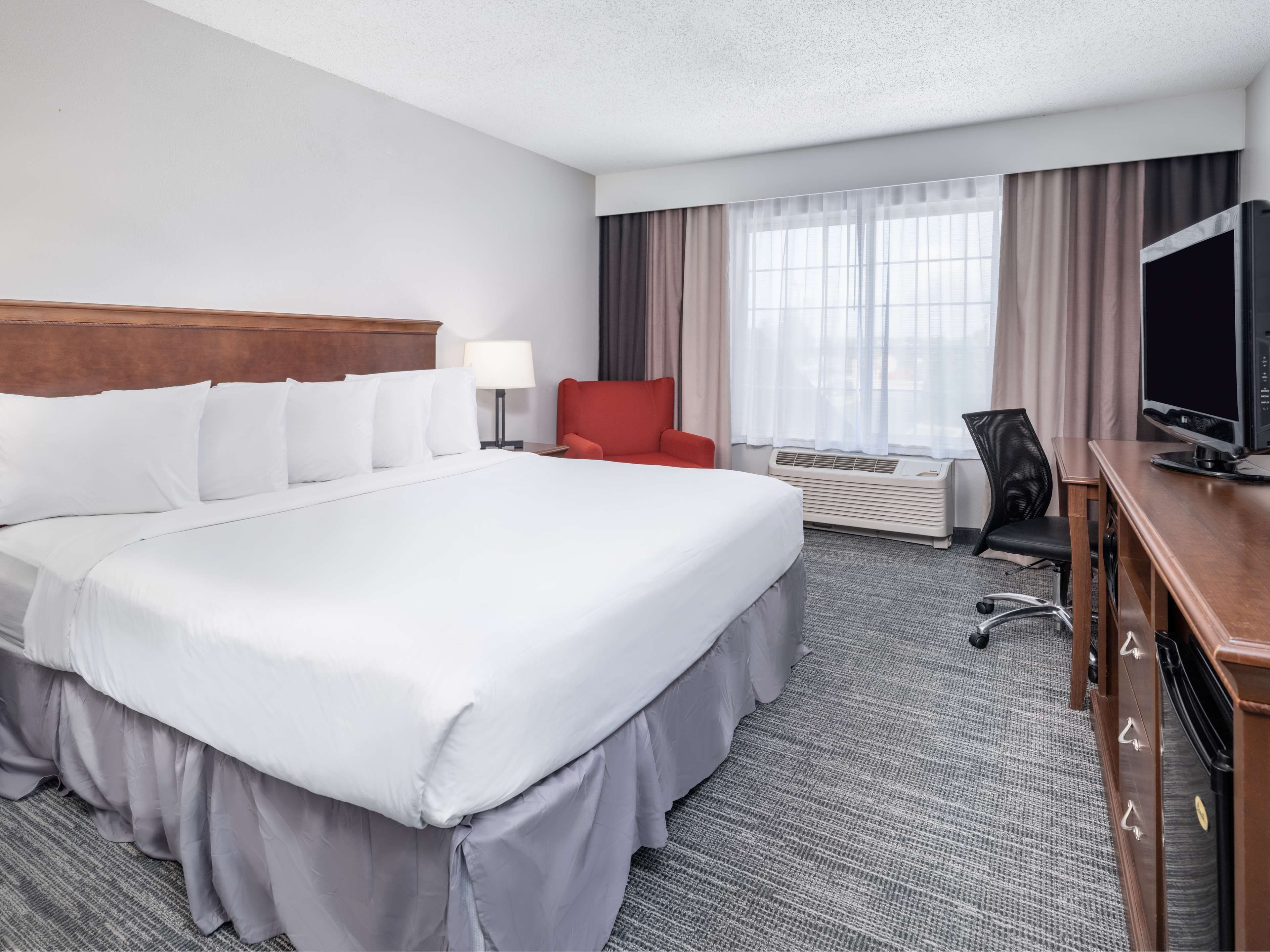 Country Inn & Suites by Radisson Maumee - Toledo - Image 3
