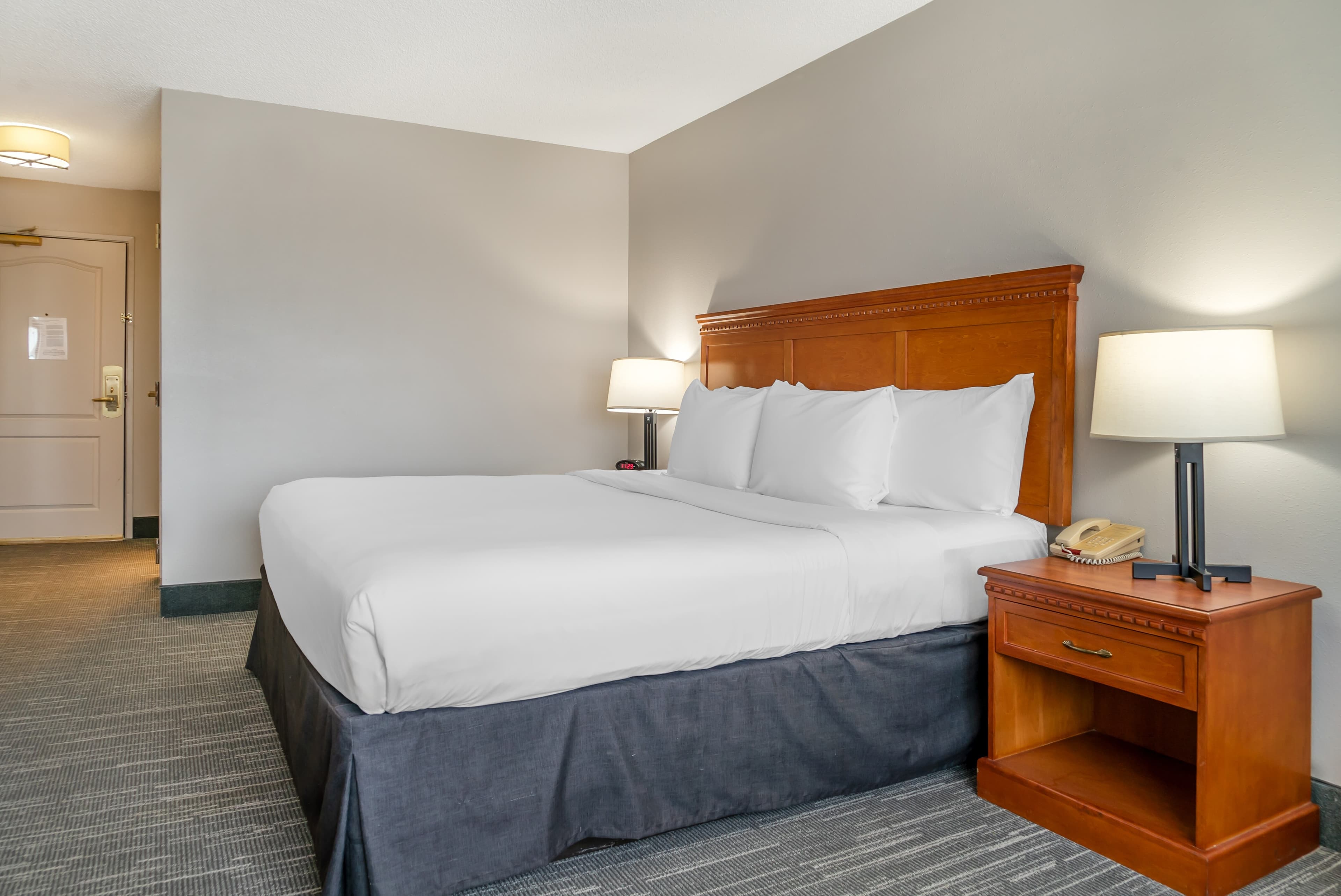 Country Inn & Suites by Radisson, Rossford - Toledo South — 11